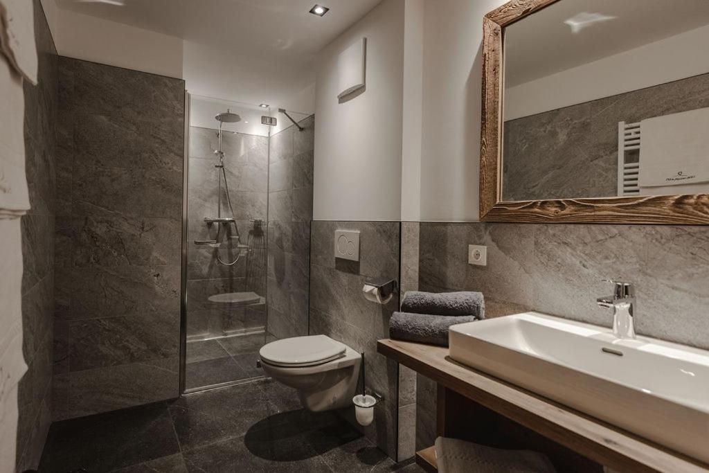 Suite with Mountain View