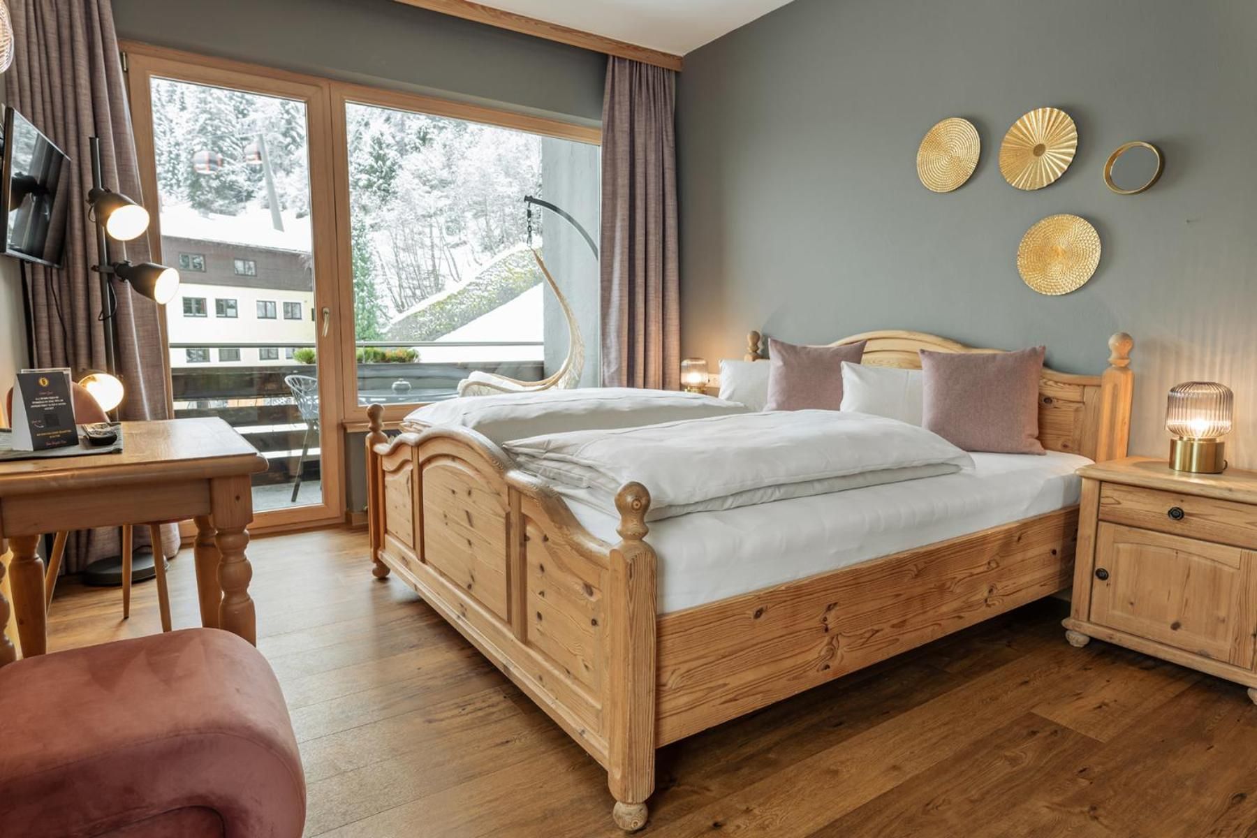 Double Room with Mountain View