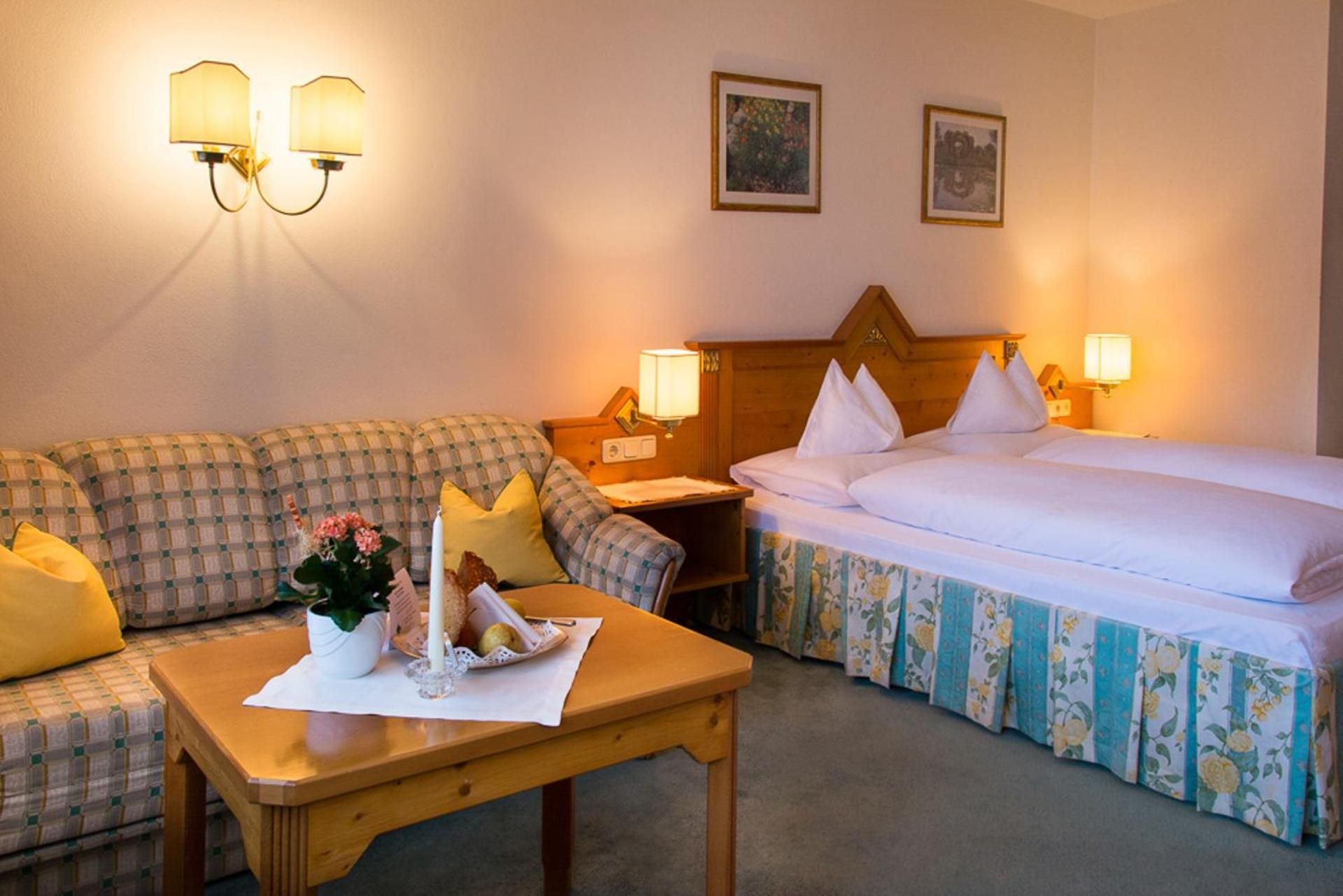 Double Room with Mountain View and Balcony