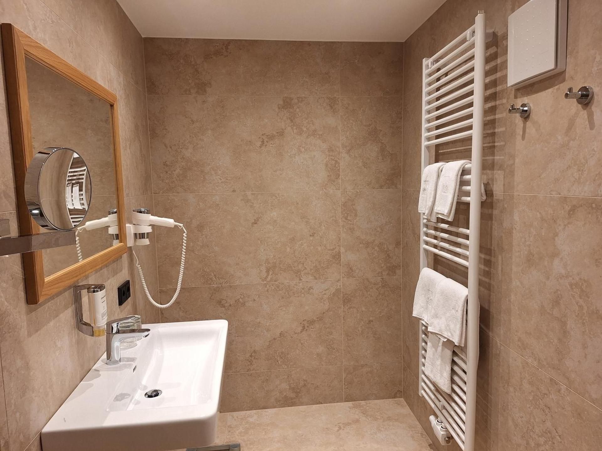 Standard Single Room