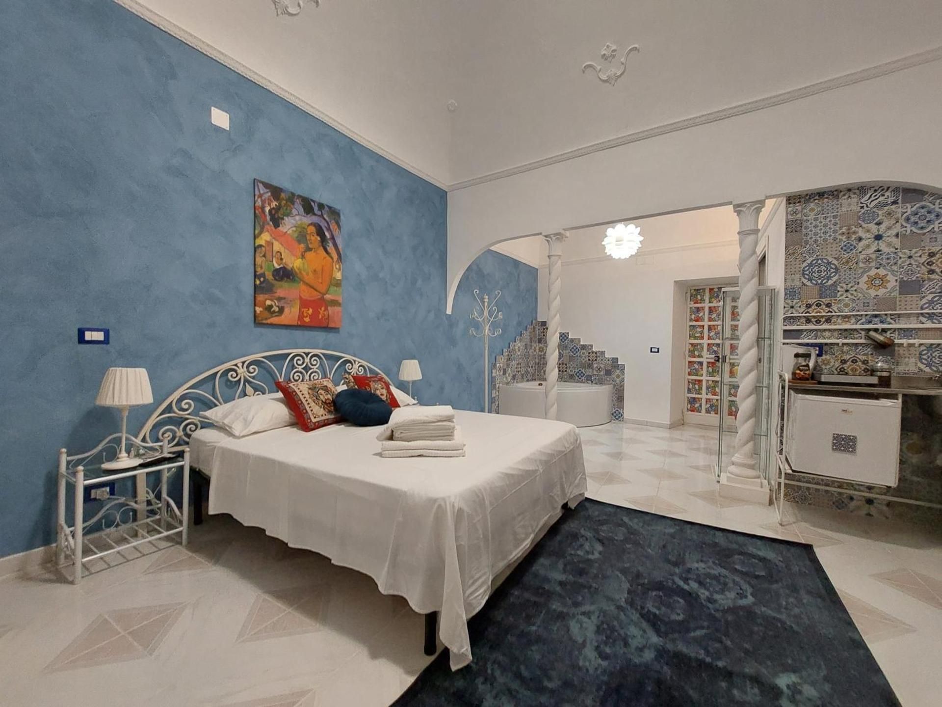 Studio with Spa Bath