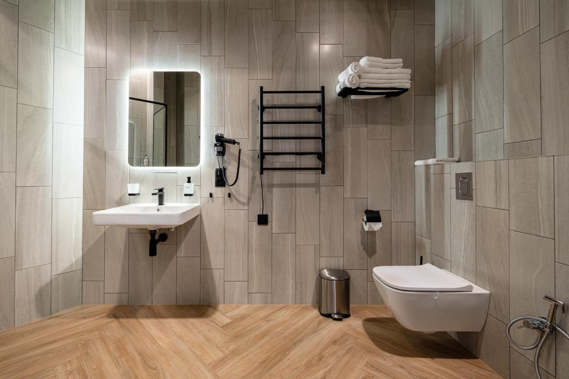 Quadruple Room with Private Bathroom