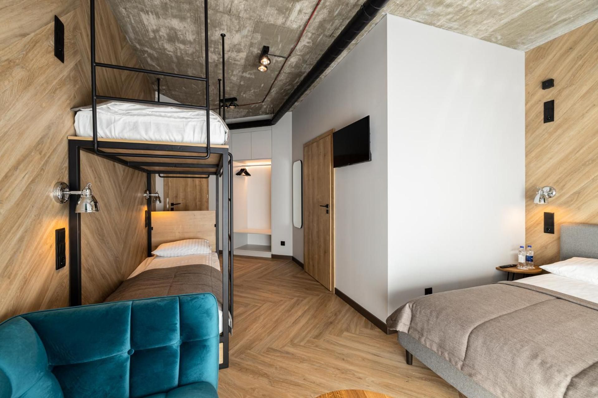 Quadruple Room with Private Bathroom