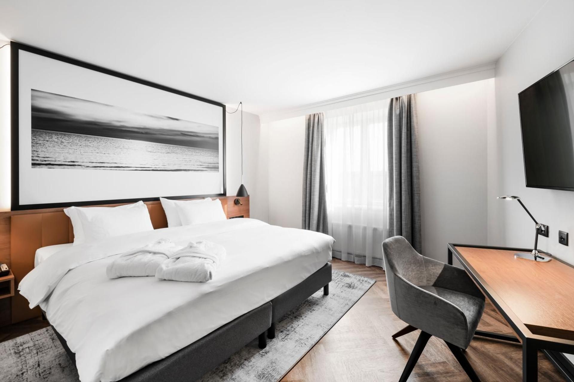 Classic room with a double bed