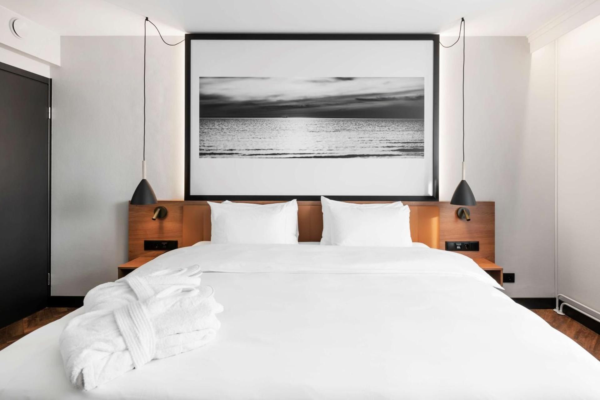 Junior Suite with a kingsize bed and a sofa