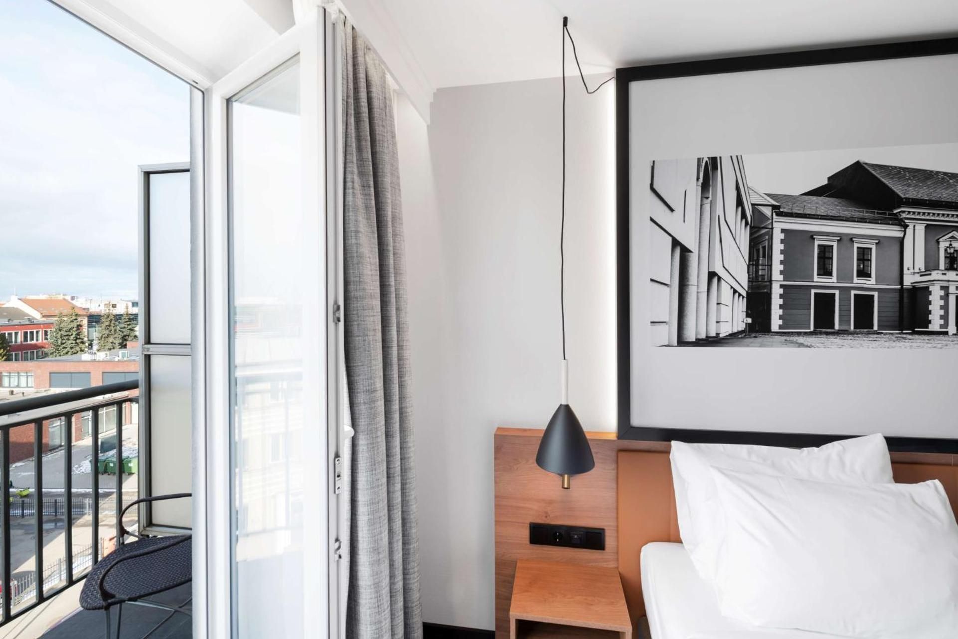 Superior room with a double or twin bed and balcony