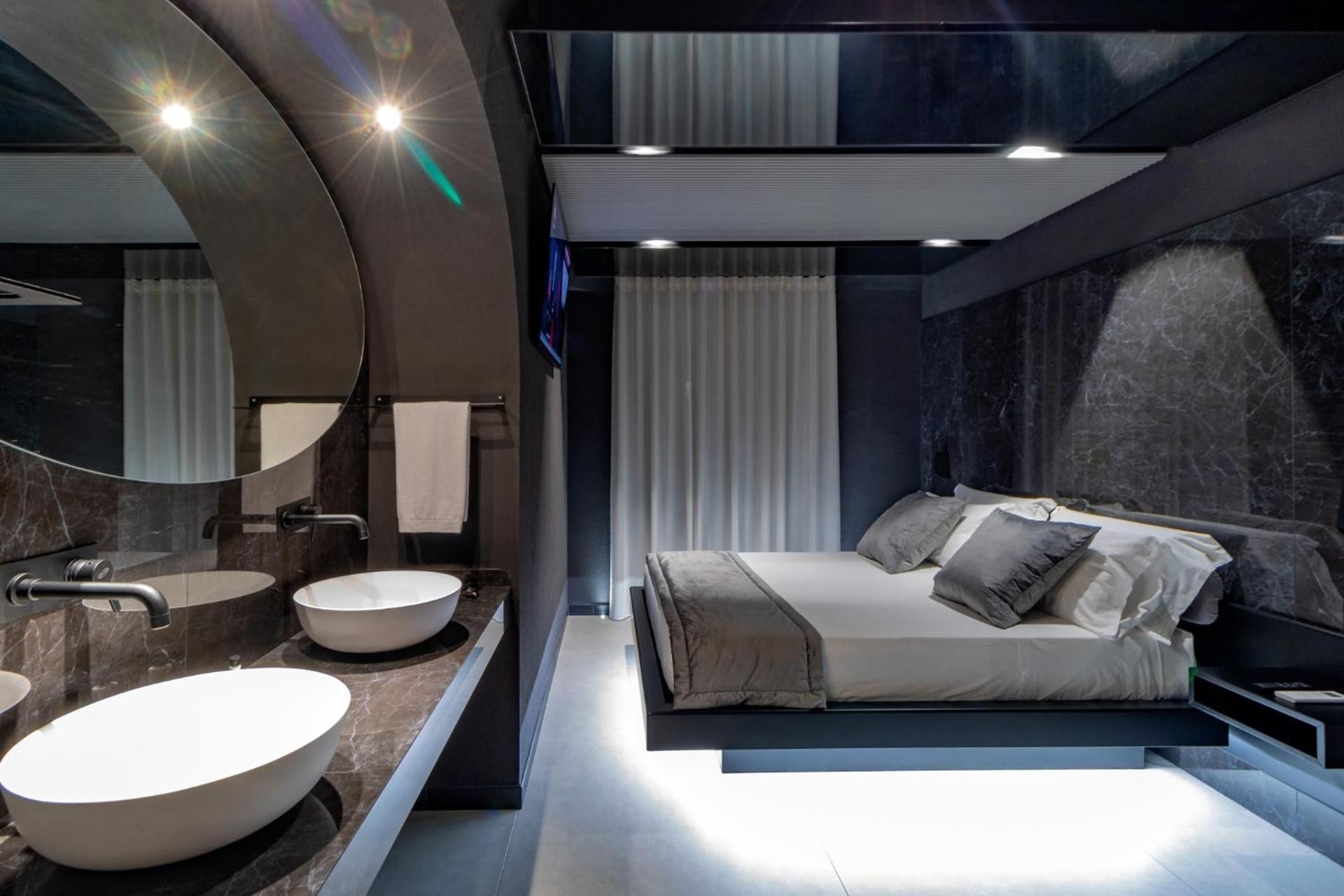 King Room with Spa Bath