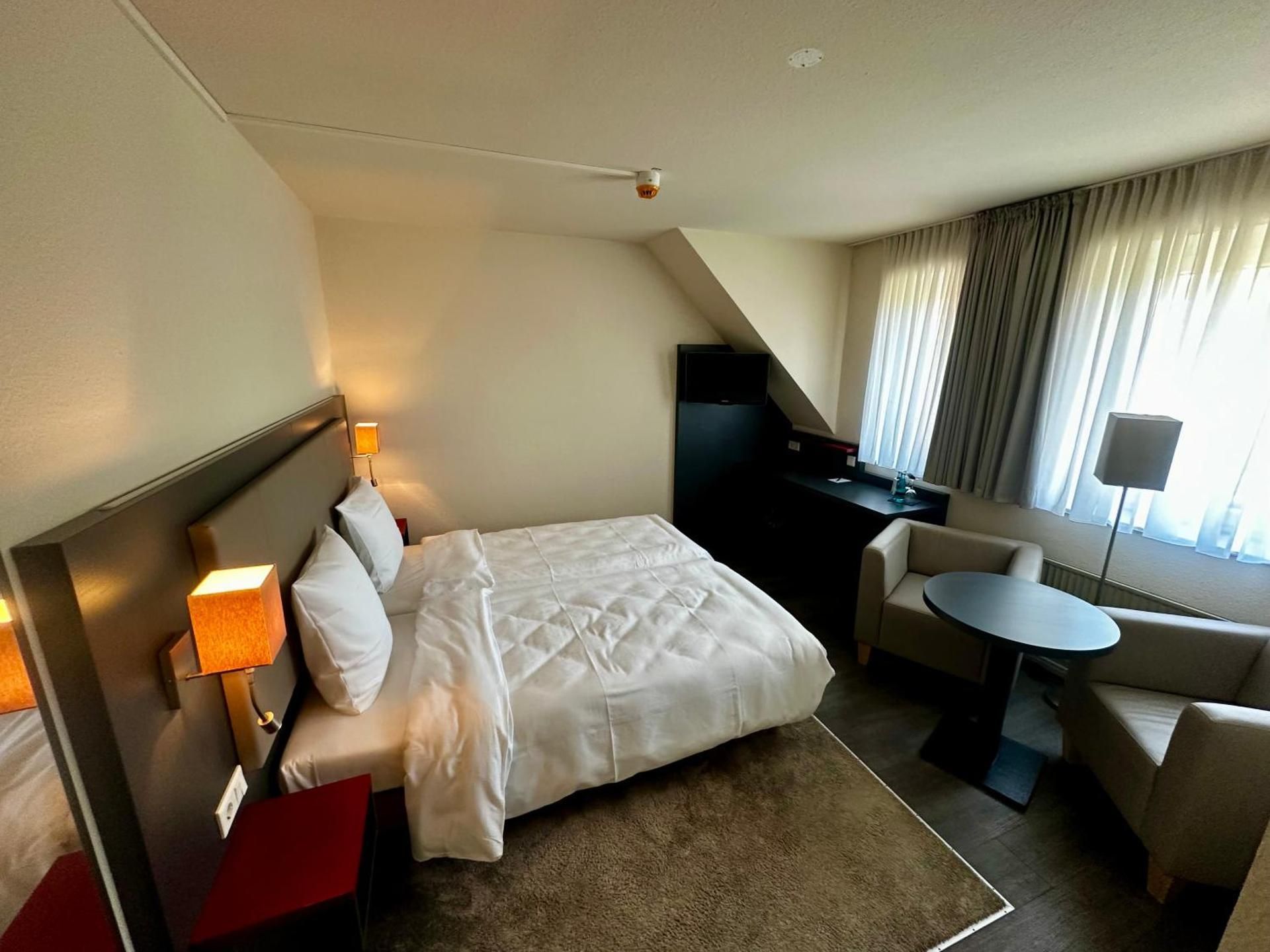 Double Room (1 Adult + 1 Child)