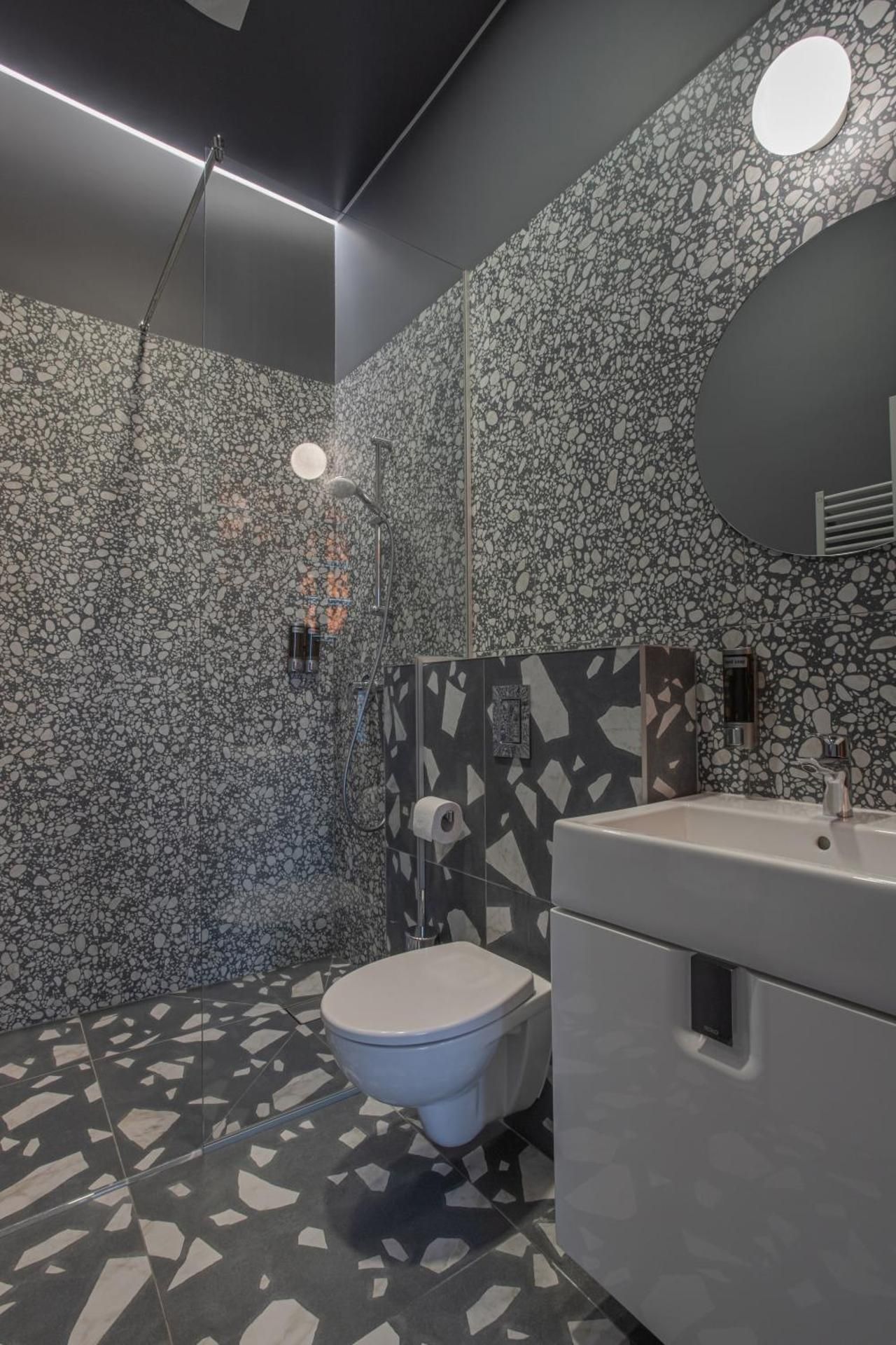 Resume apartments One-Bedroom Apartment with City View 2