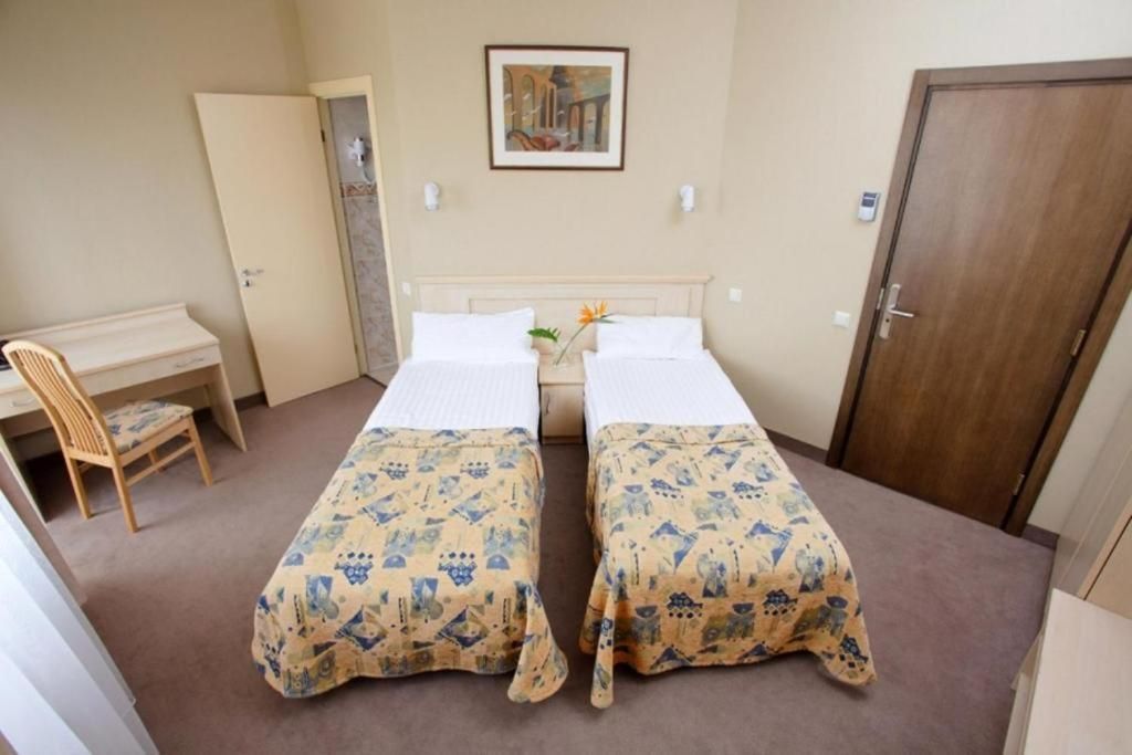 Twin Room, Balcony