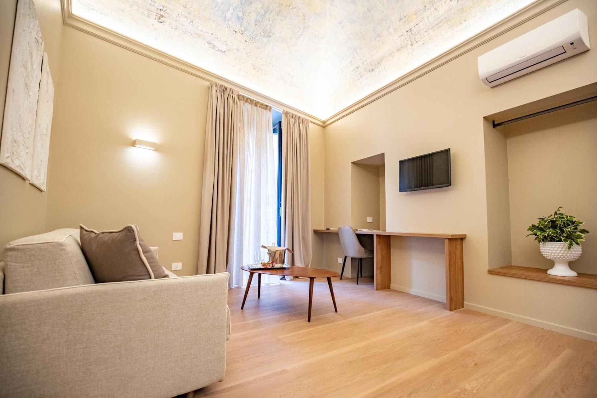 Superior Queen Room