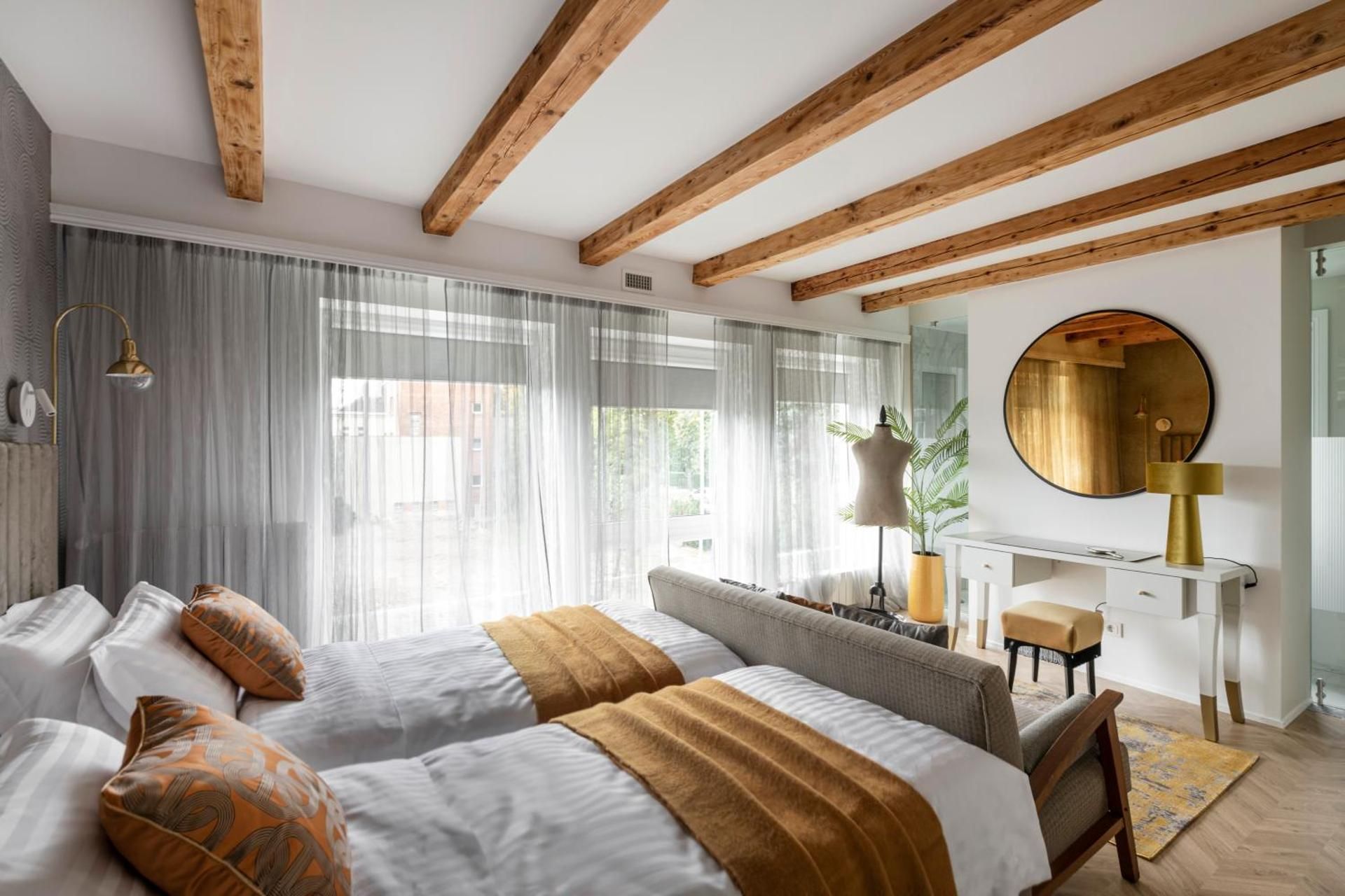 Large Double Room
