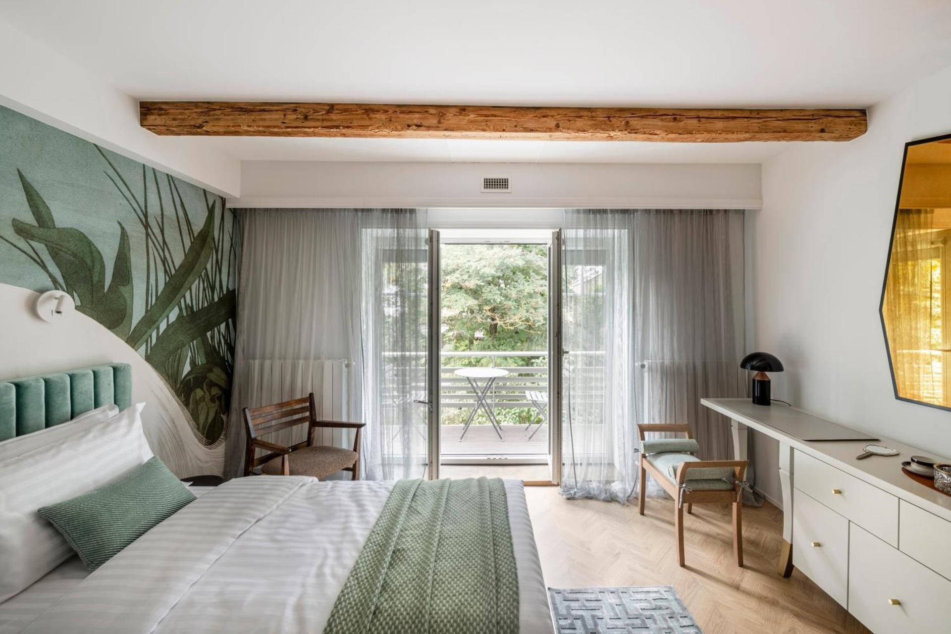 Deluxe Double or Twin Room with Balcony