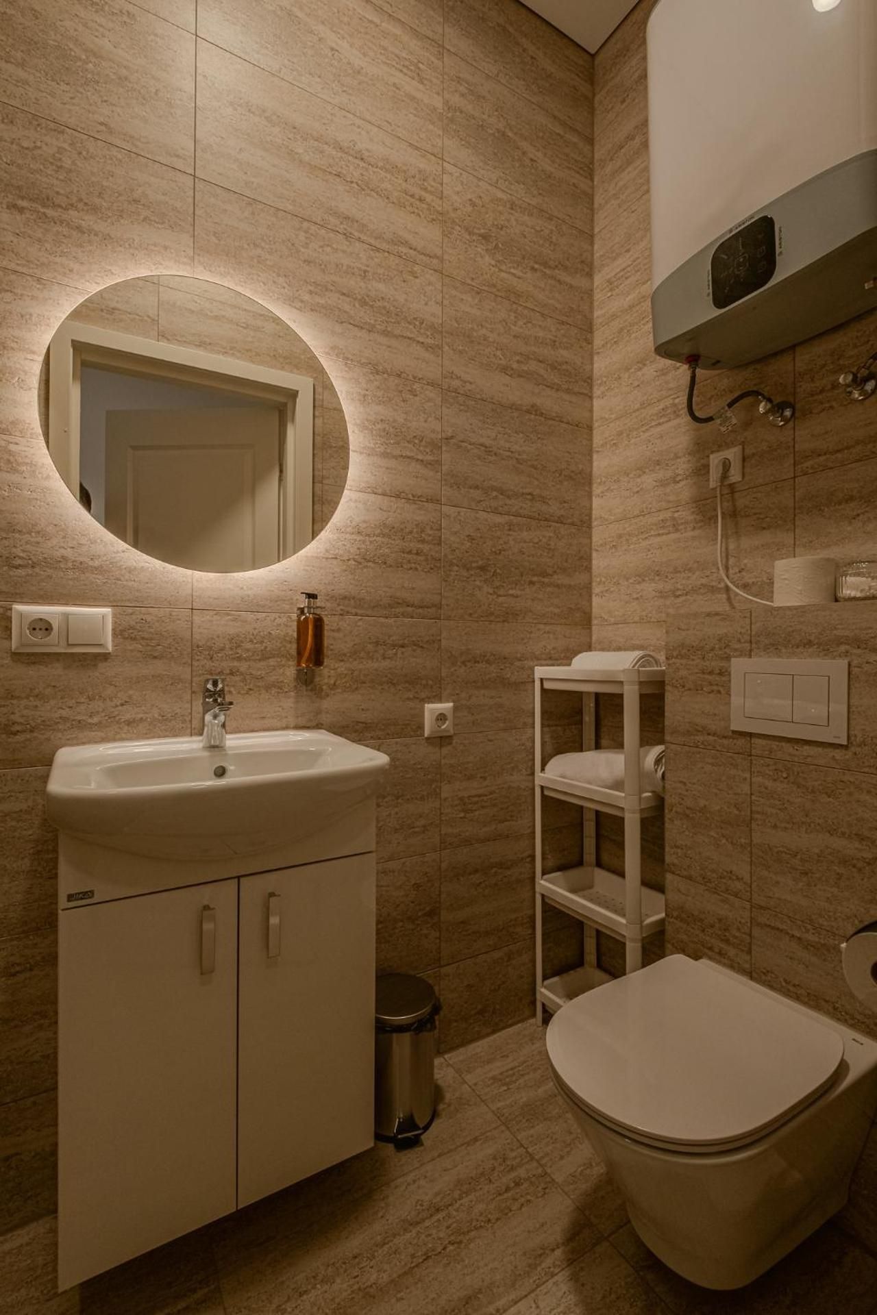 Studio Apartment with One Double Bed