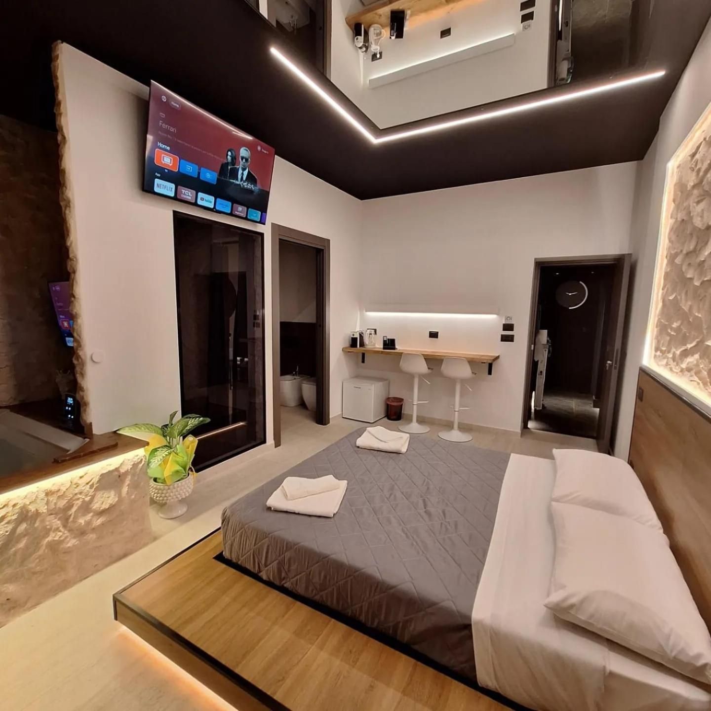 Queen Room with Spa Bath