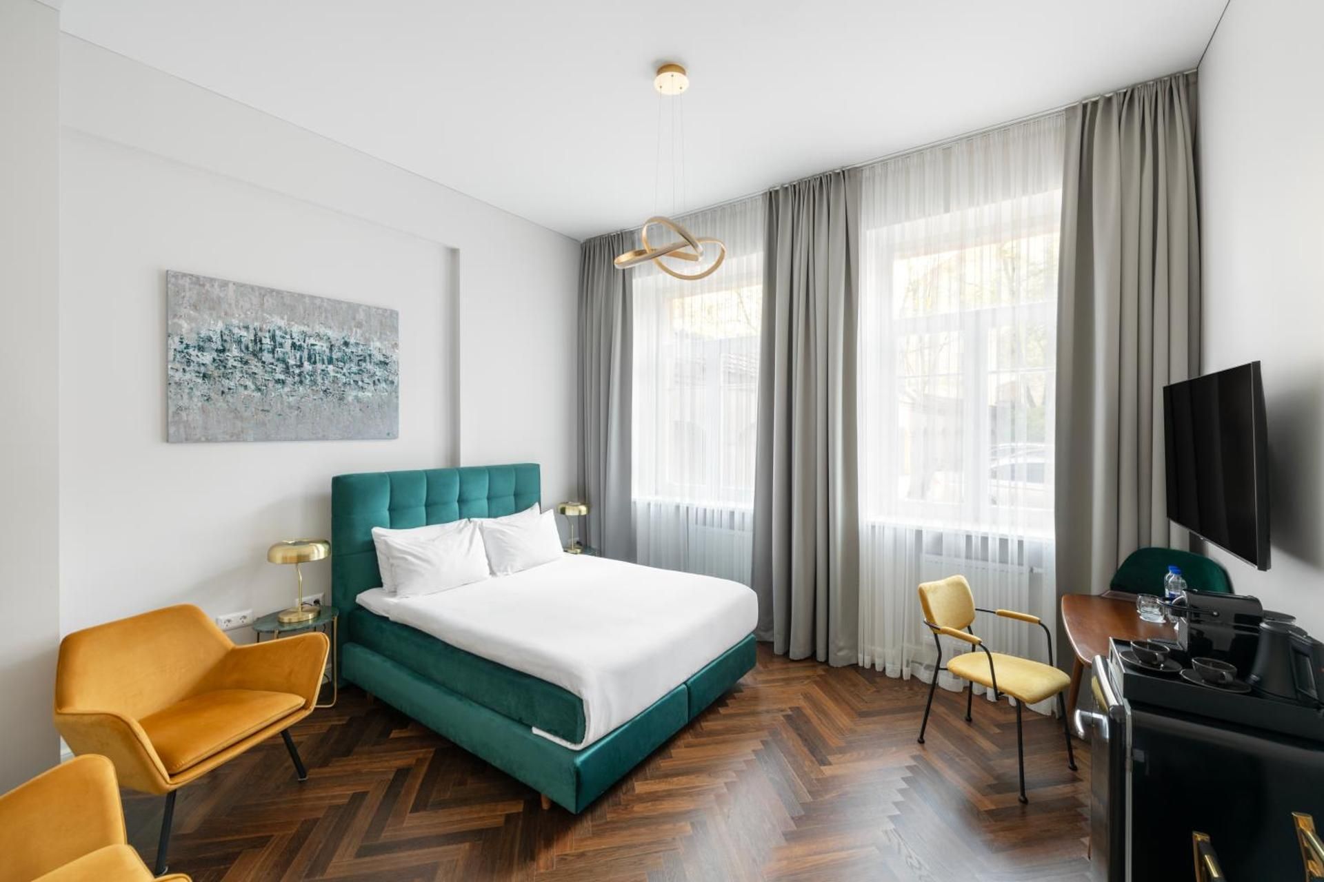 Deluxe Queen Room