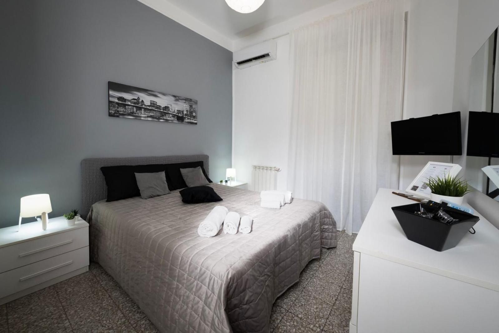 Deluxe Room with Shared Bathroom