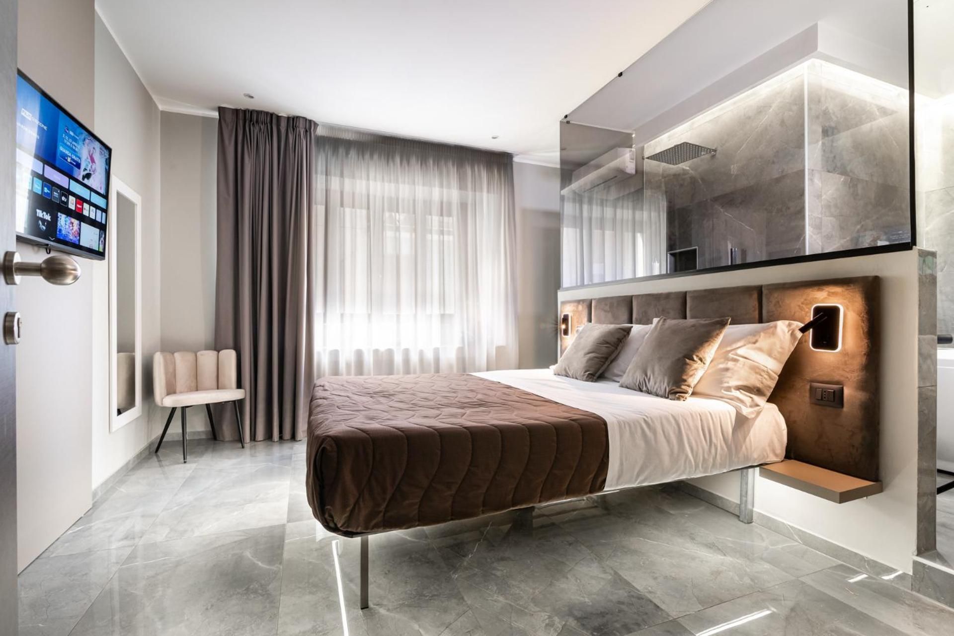 King Room with Spa Bath