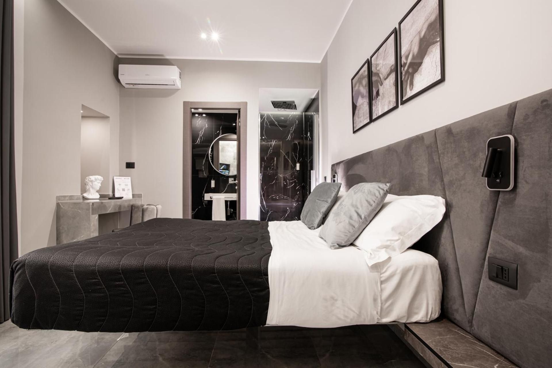 Queen Room with Spa Bath