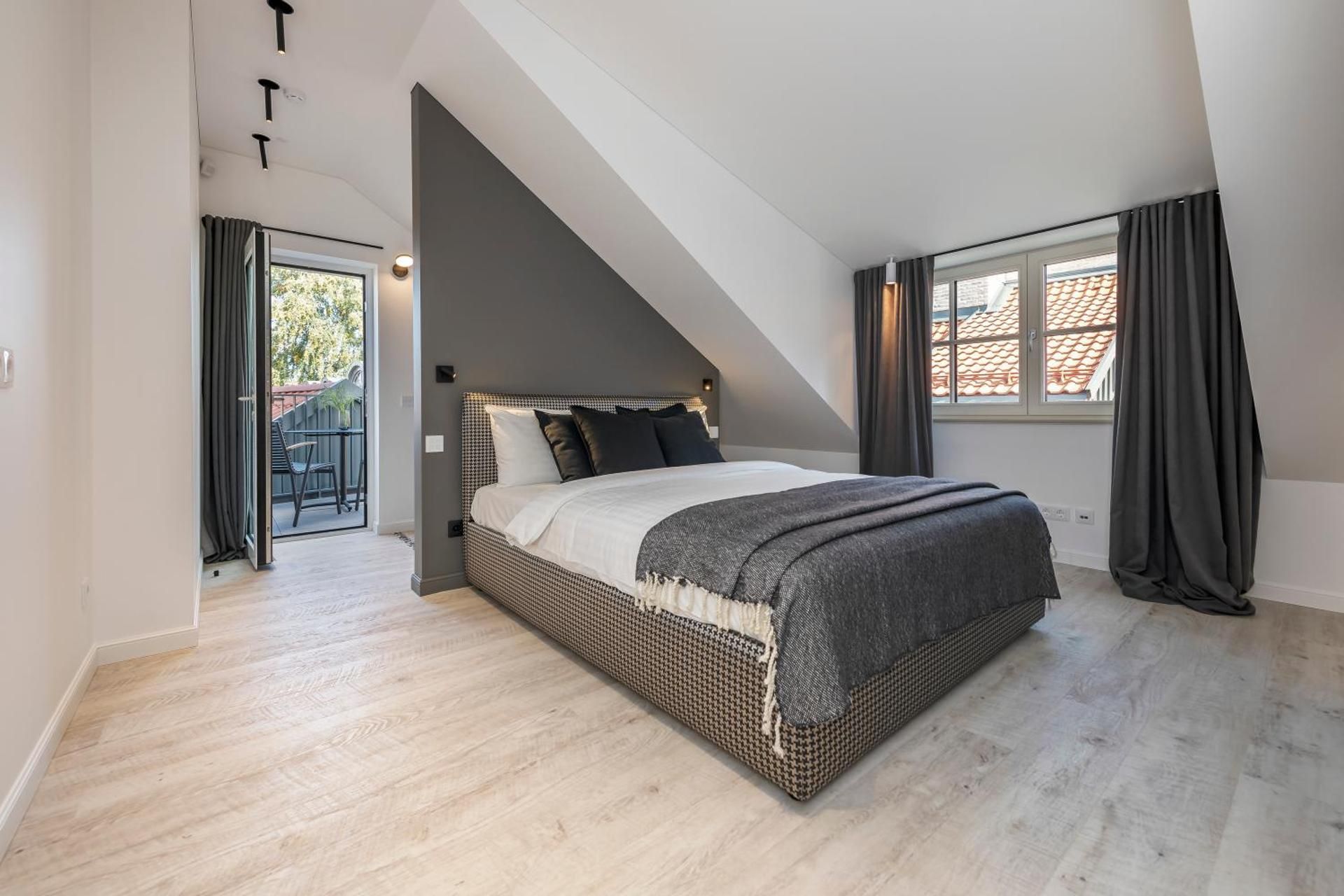 Apartment with Balcony