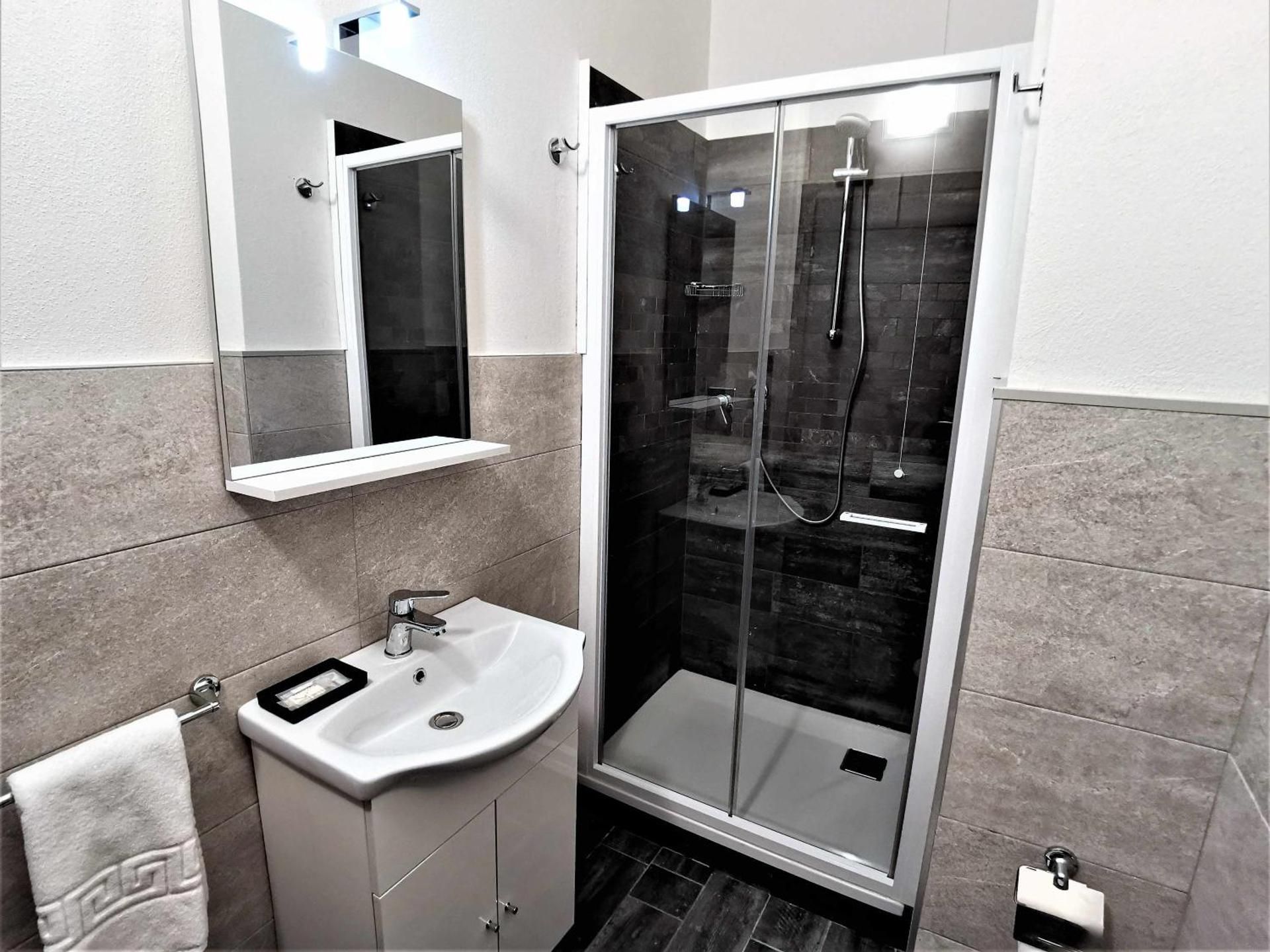 Twin Room with Private Bathroom