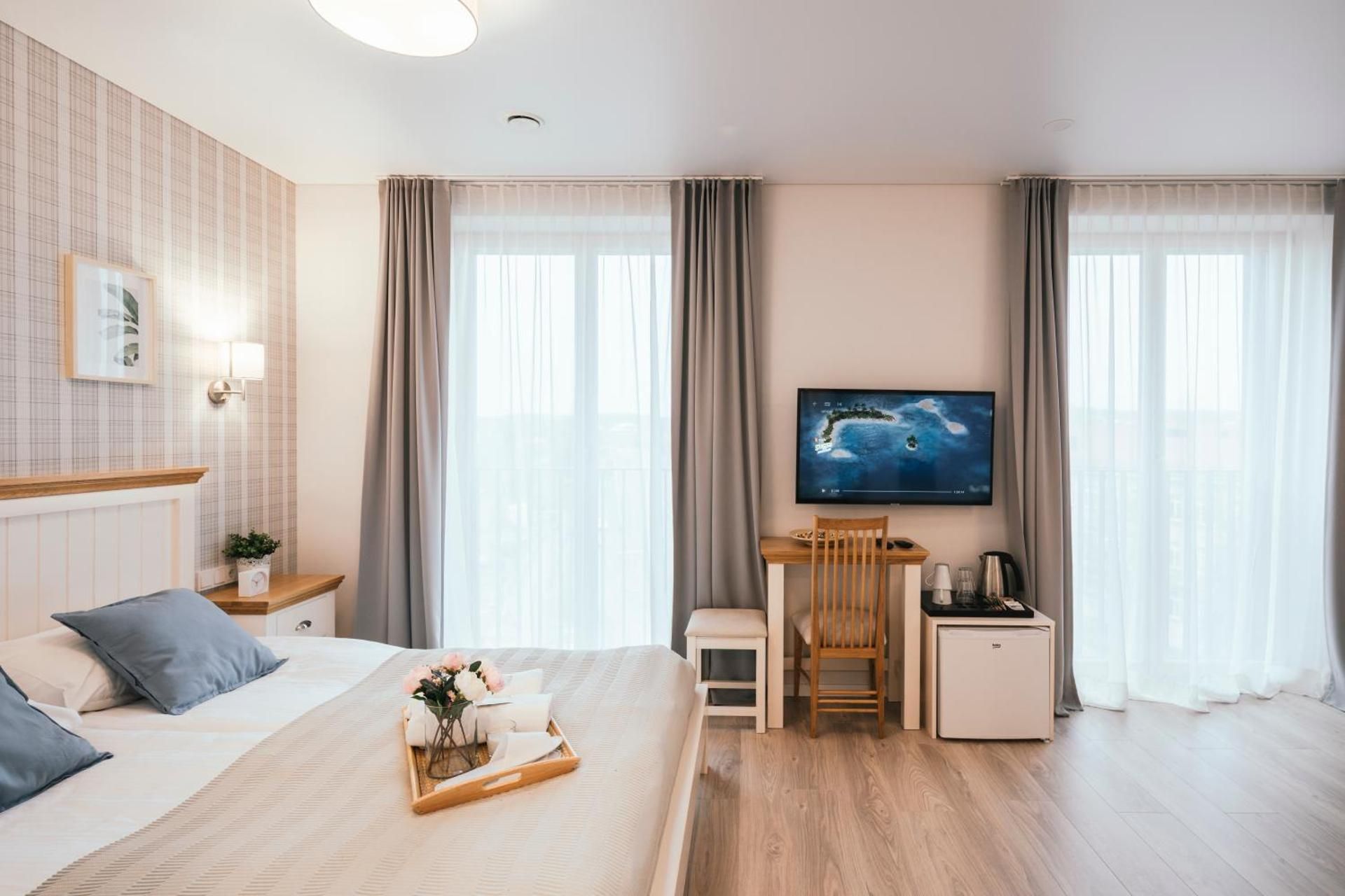 Large Deluxe Room