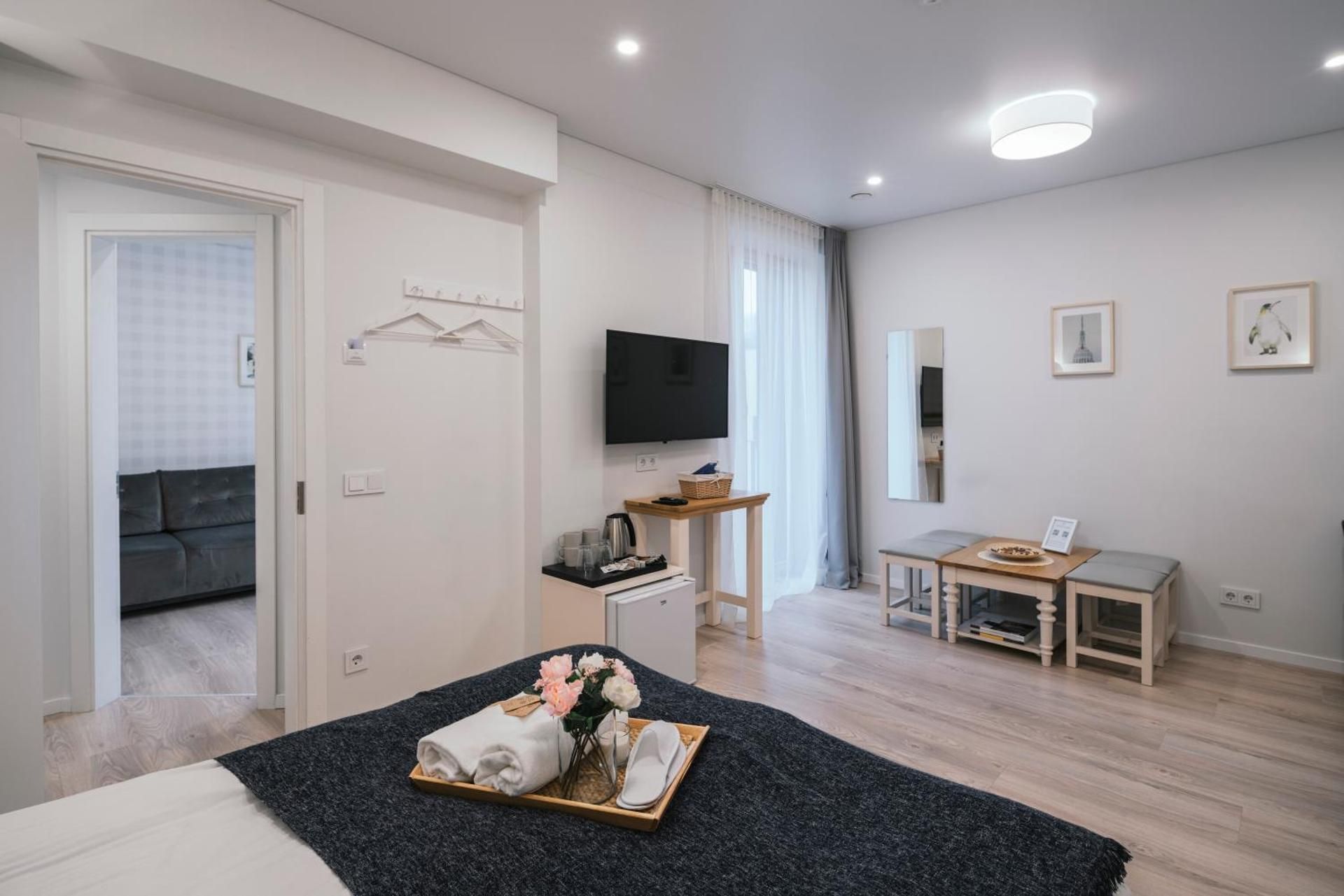 Extra Large Deluxe Suite - 2 Rooms