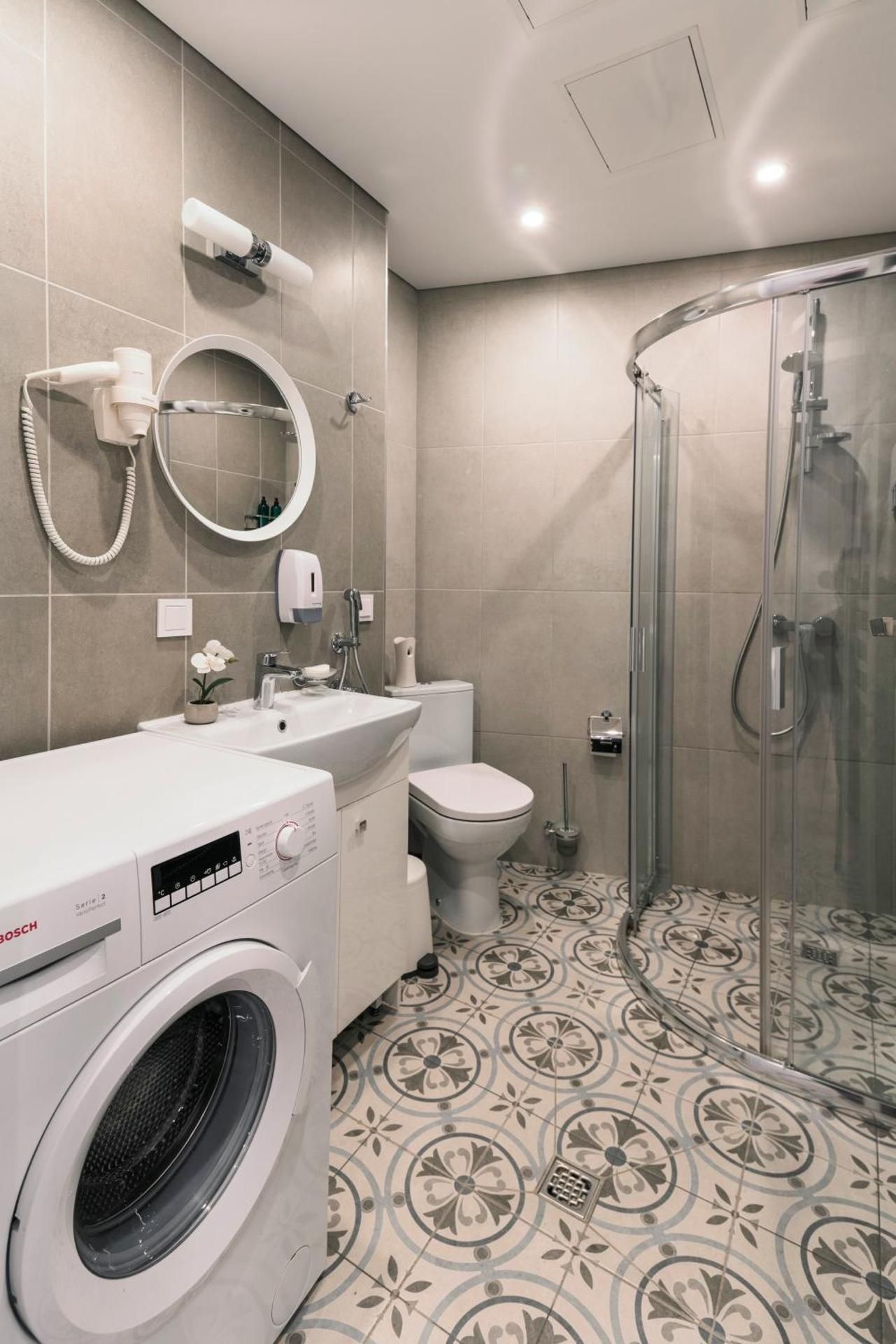 1 Bedroom Apartment with Kitchen