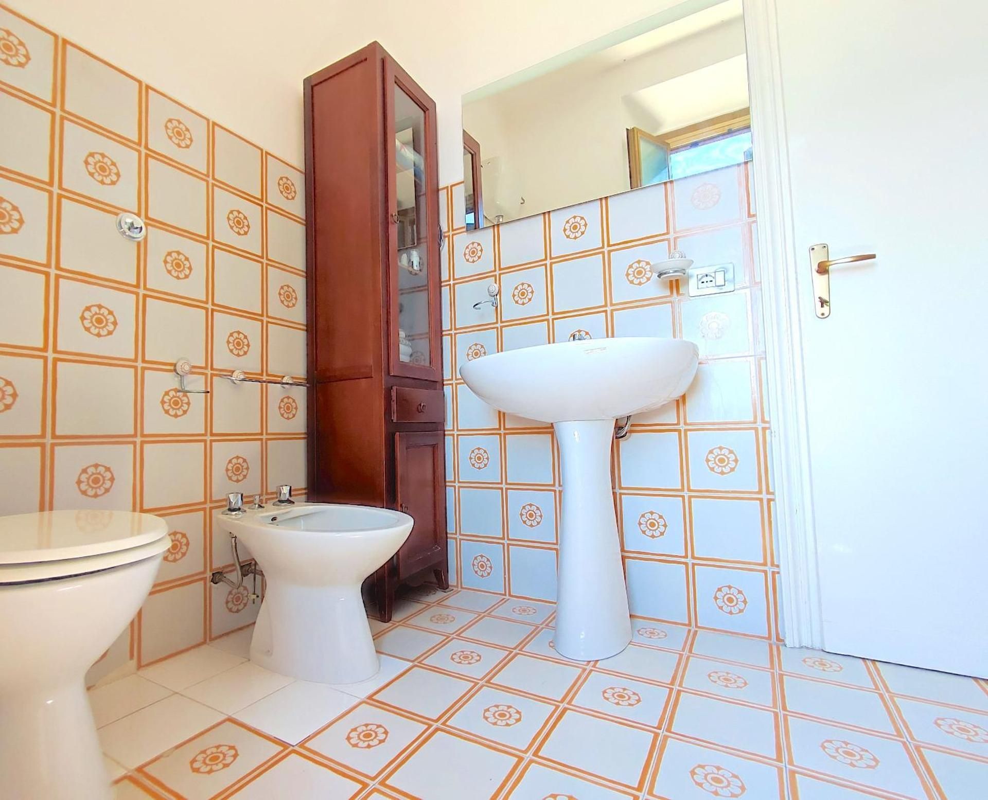 Standard Double Room with Shared Bathroom