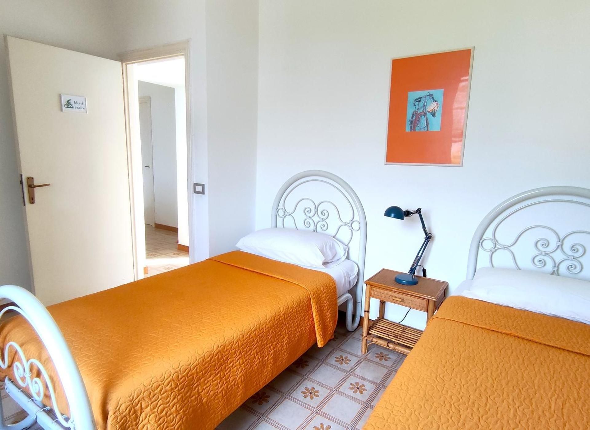Standard Twin Room with Shared Bathroom