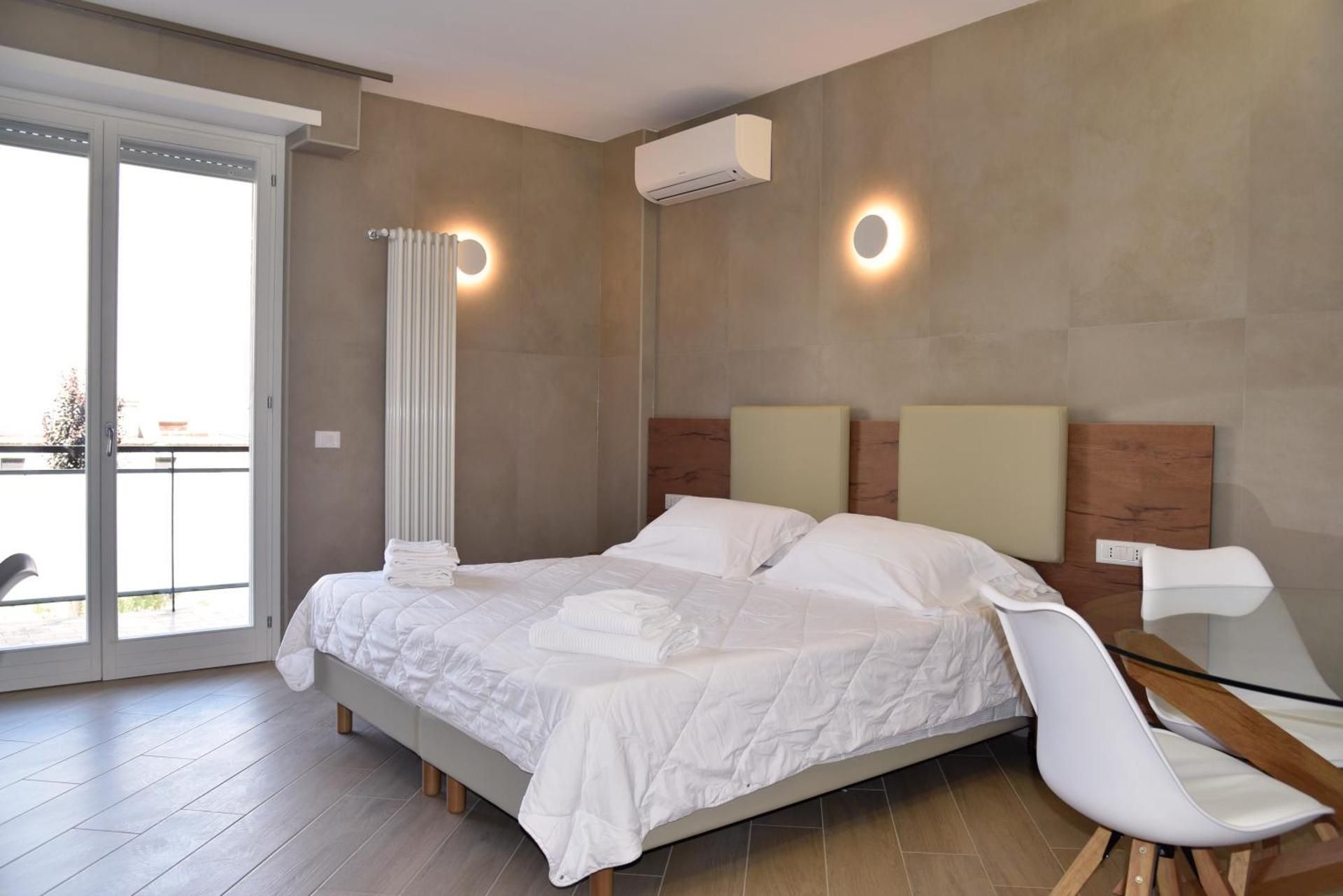 Studio Apartment with Balcony