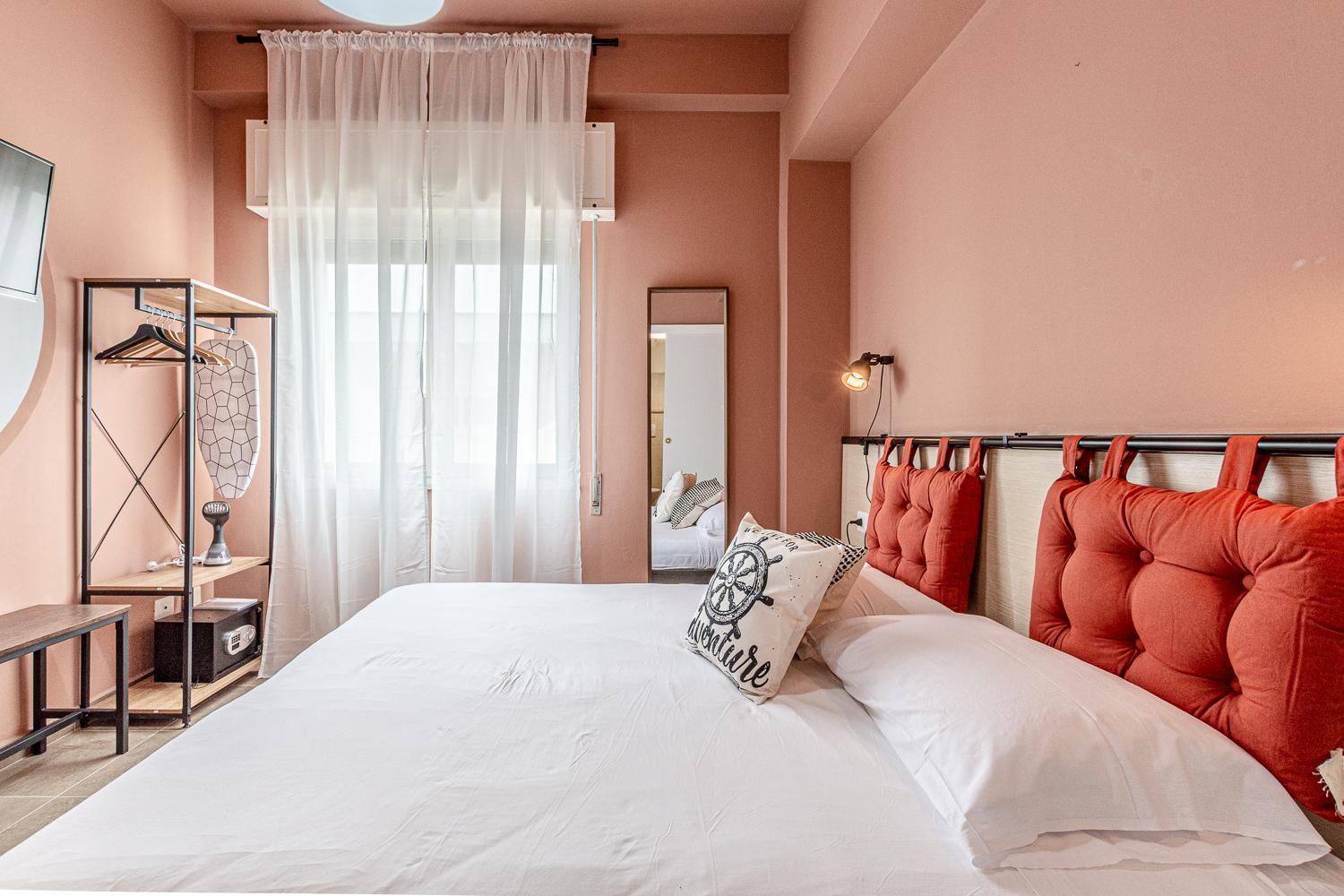 Studio Apartment with One Double Bed