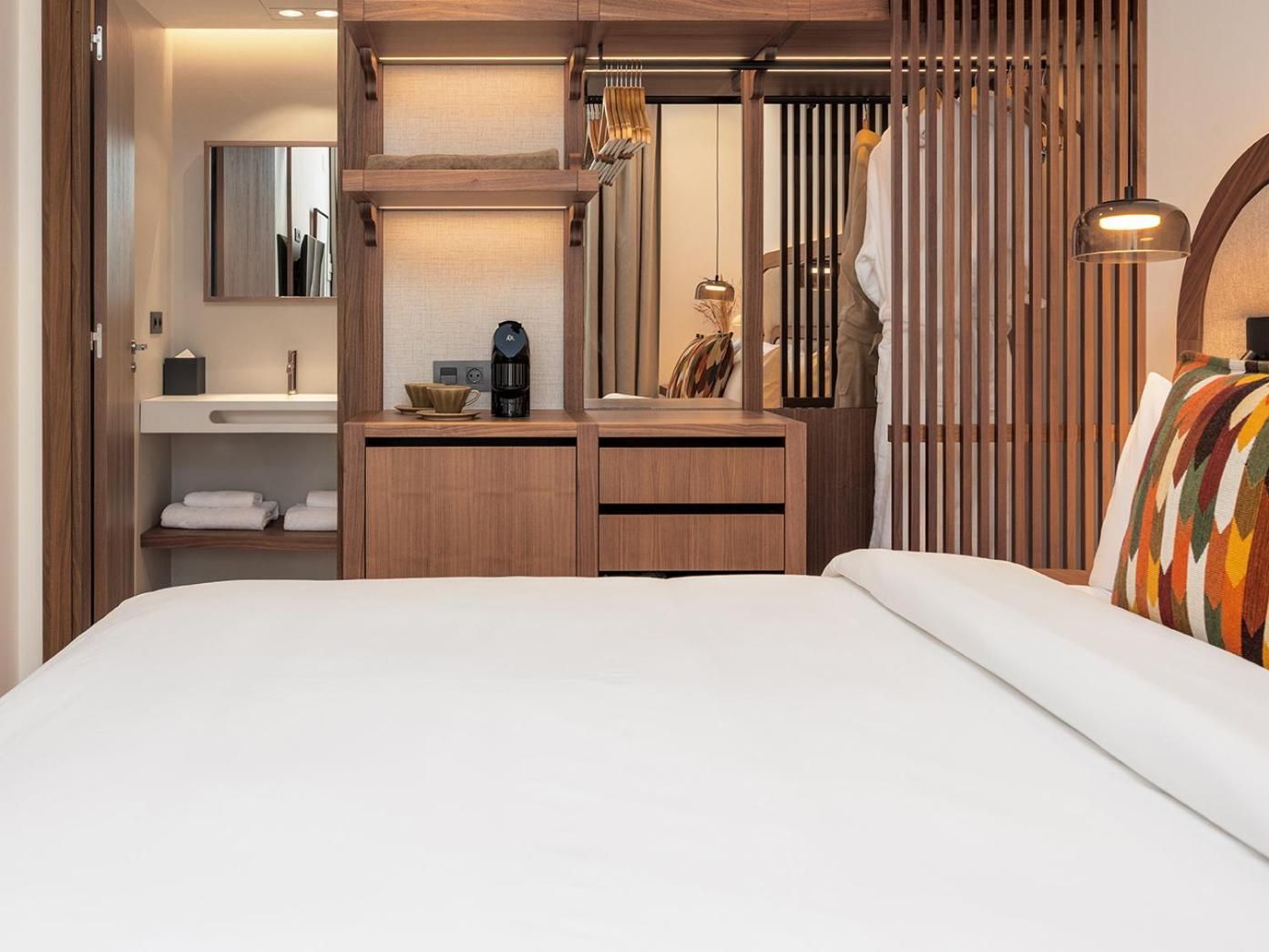 Standard Queen Room - Disability Access