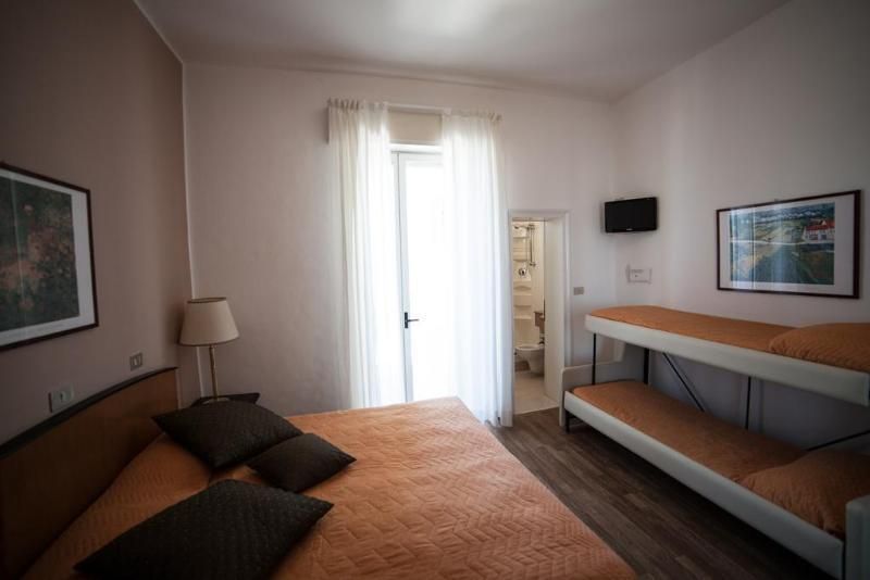 Quadruple Room with Sea View