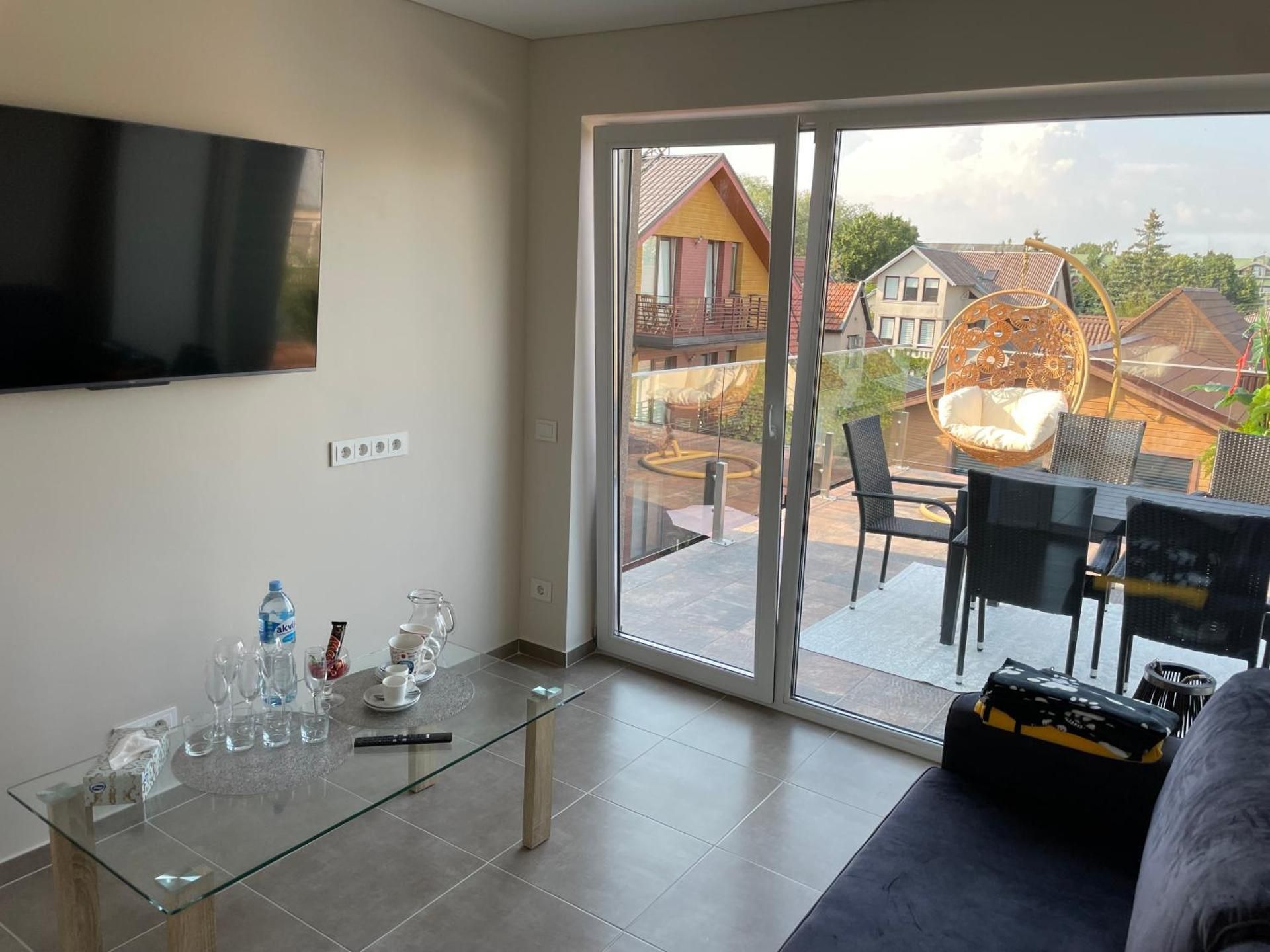 King Suite with Pool View