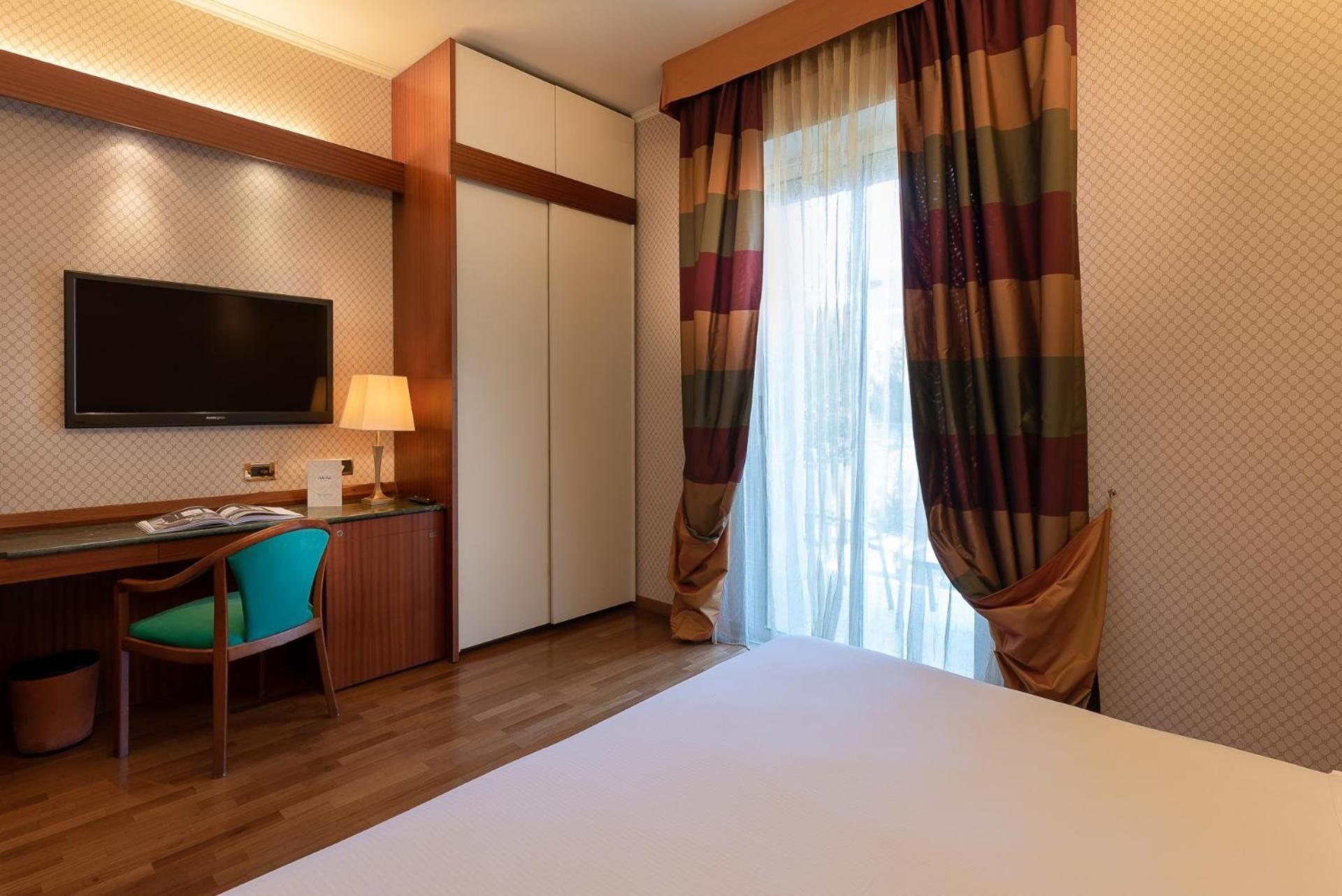 Classic Double Room with Balcony and Free Parking