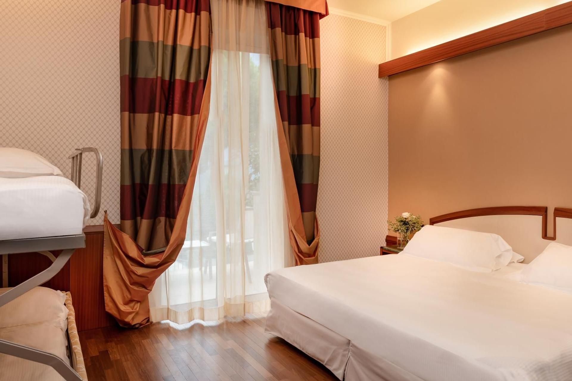 Quadruple Room with Sea View