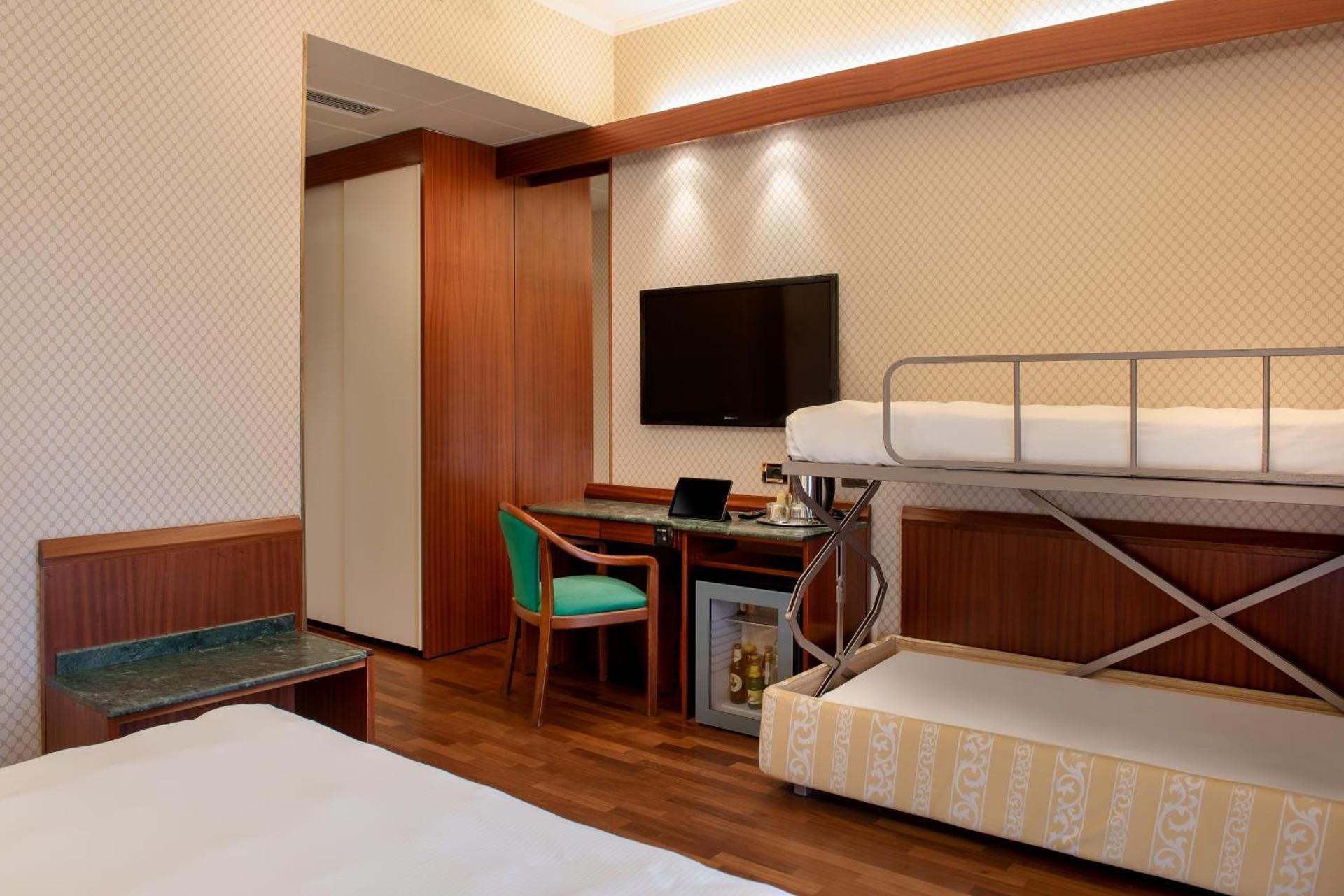 Quadruple Room with Sea View