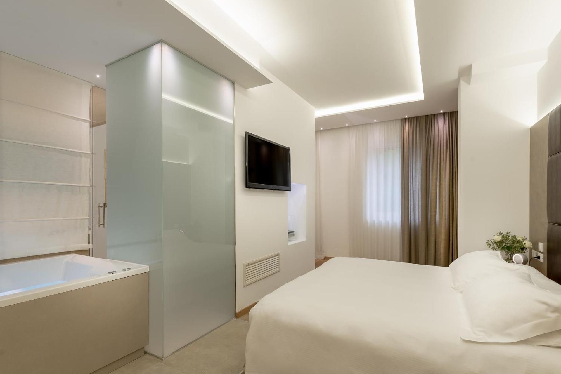 Suite with Spa Bath