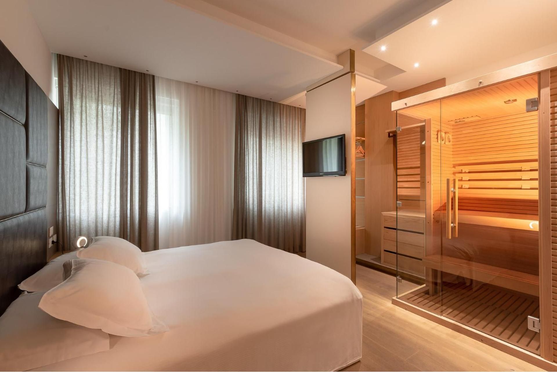 Junior Suite with Sauna
