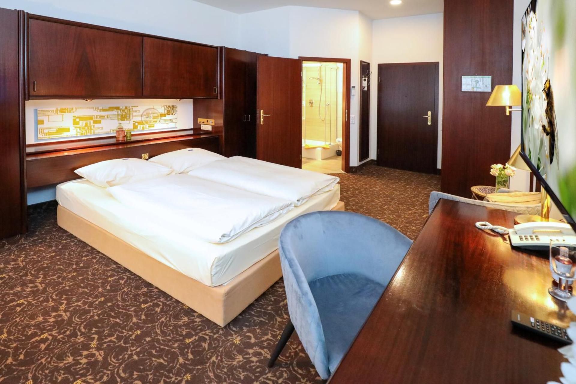 Queen Room