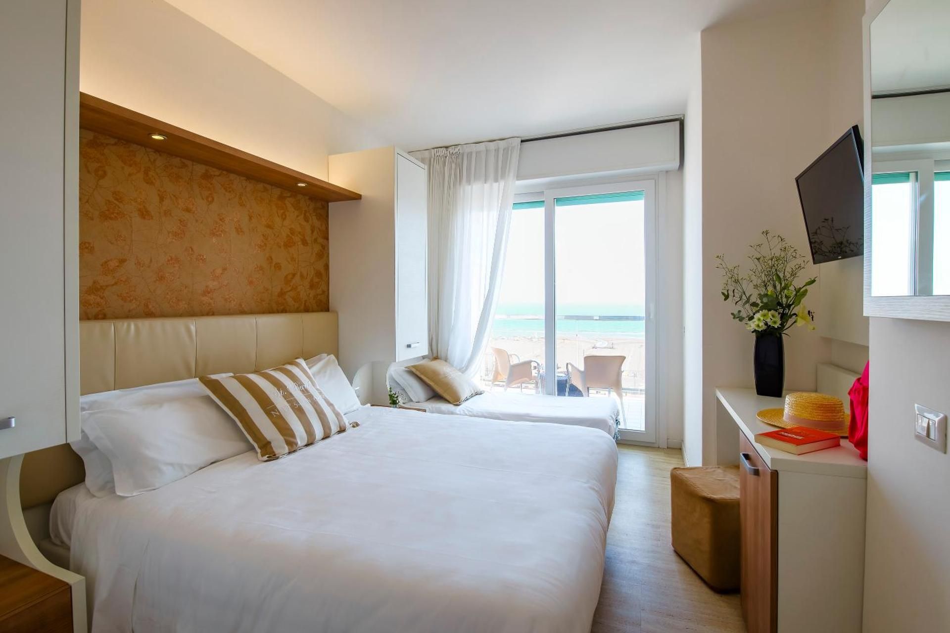 Standard Triple Room with Sea View