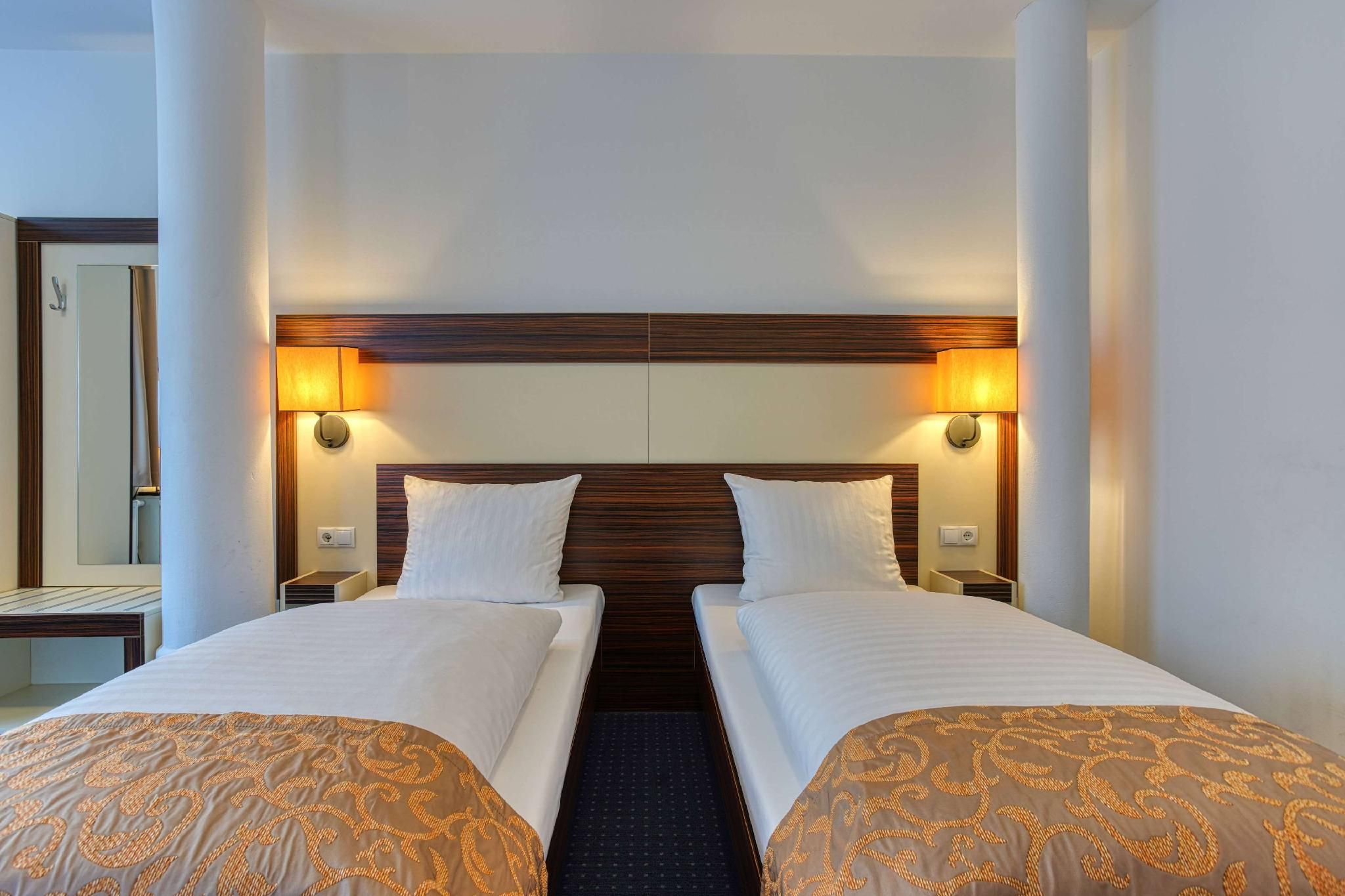 Centro Hotel Braunschweig, Trademark Collection by Wyndham Comfort Room, 1 Double Bed 2