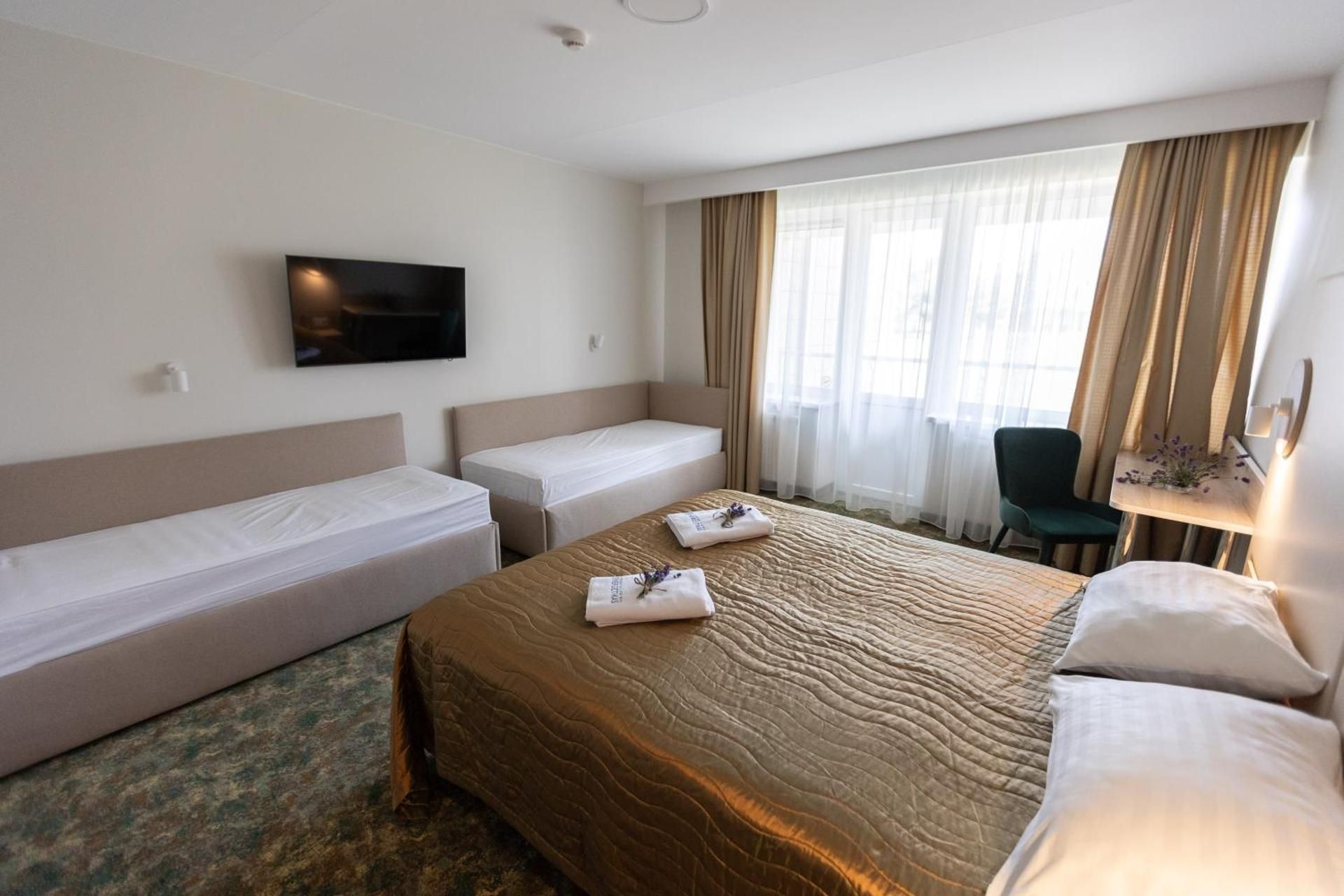 Spacious double room with 3 procedures