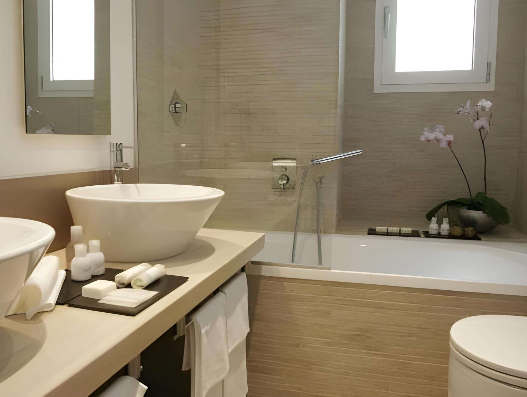 Suite with Spa Access