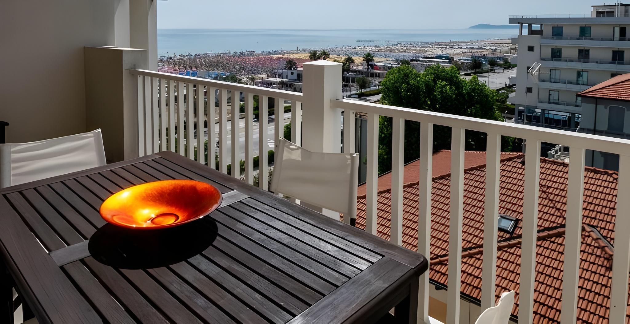 Junior Suite with Lateral Sea View