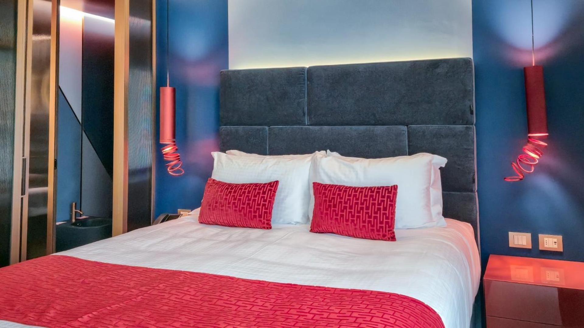 Superior King Suite