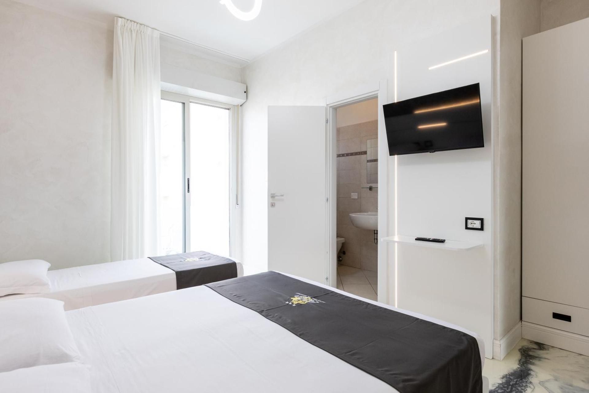 Deluxe Suite with Spa Bath