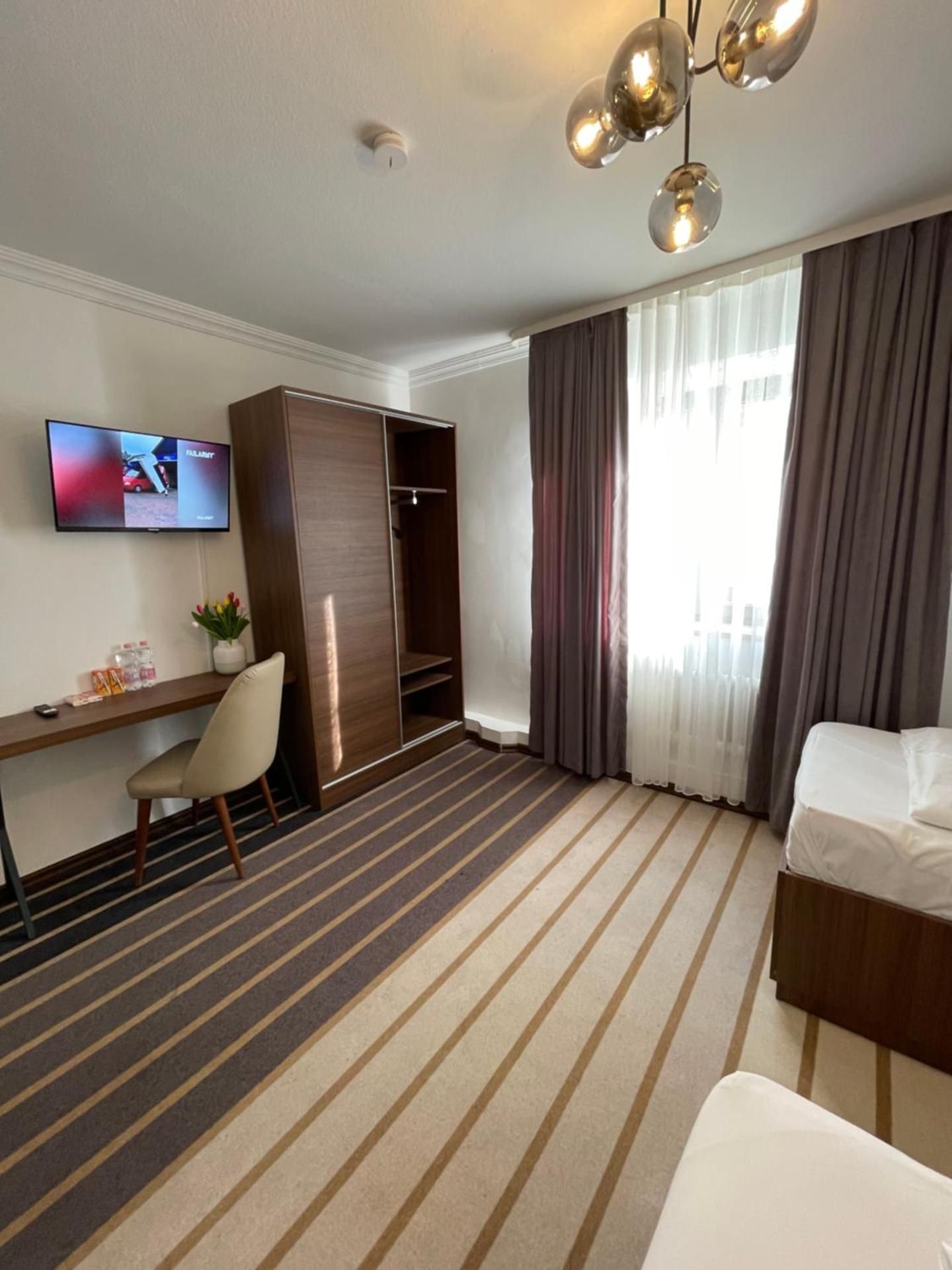 Twin Room with Private External Bathroom