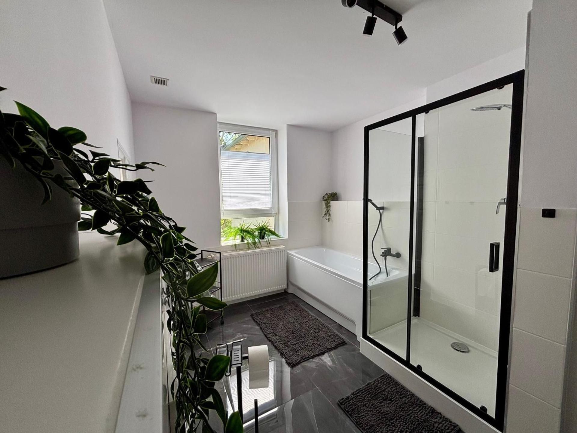 One-Bedroom Apartment with Balcony